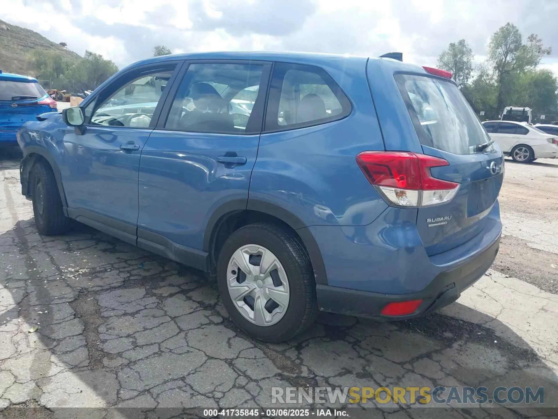 3 fotografías del automóvil dañado JF2SKAAC3RH493948 SUBARU FORESTER 2024