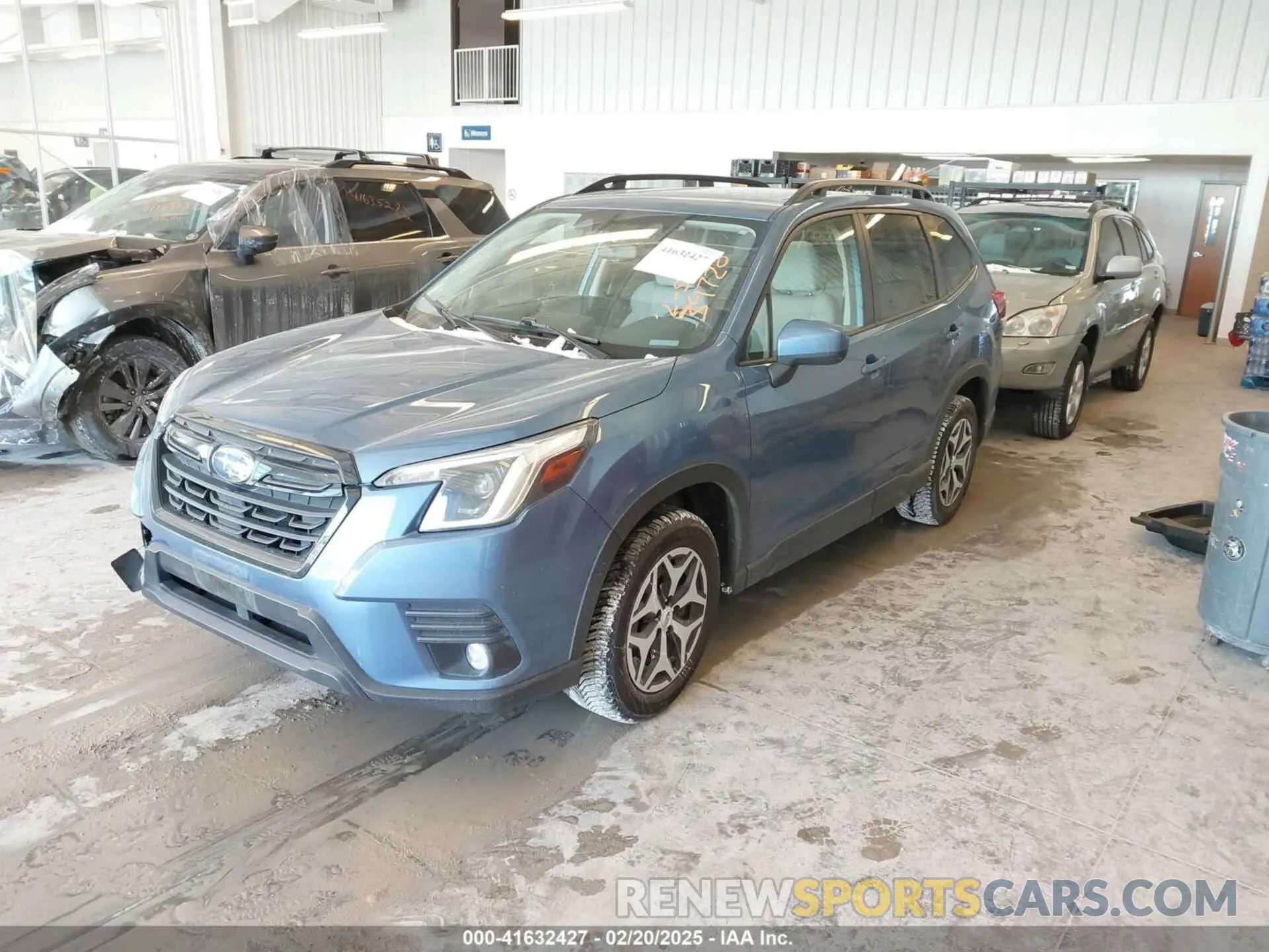 2 fotografías del automóvil dañado JF2SKACC3RH434783 SUBARU FORESTER 2024