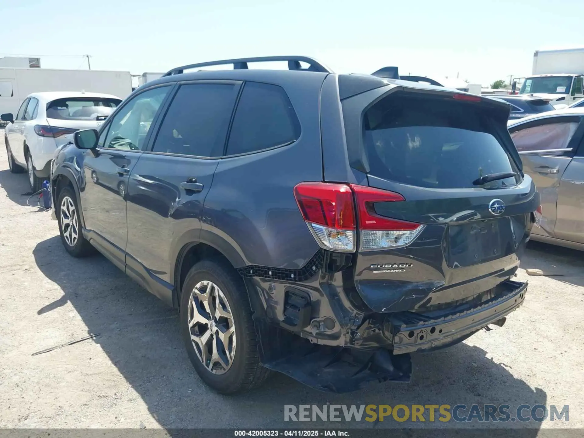 3 fotografías del automóvil dañado JF2SKACC6RH448855 SUBARU FORESTER 2024