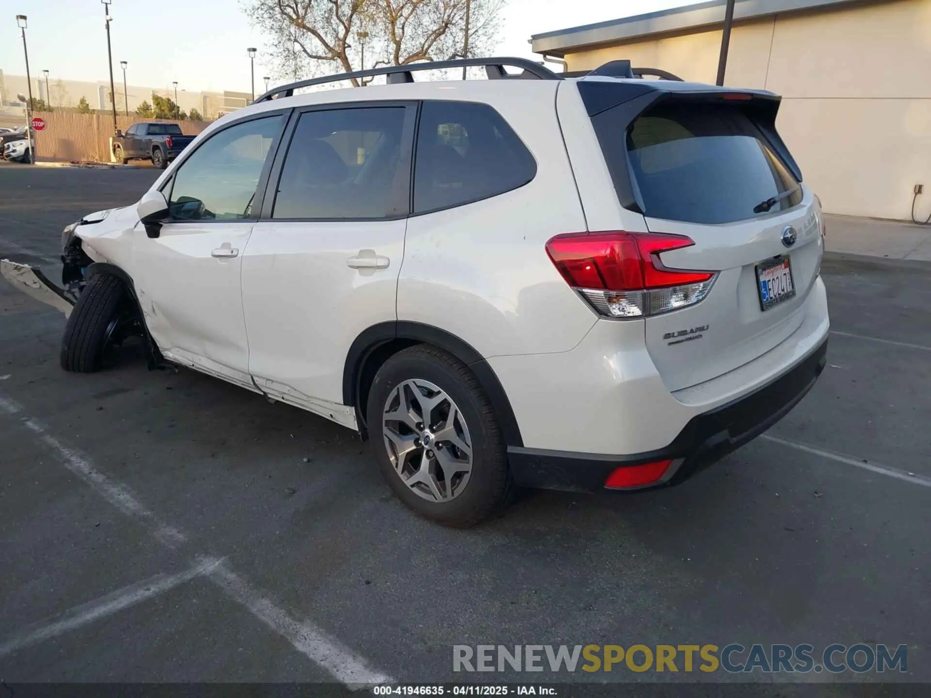 3 fotografías del automóvil dañado JF2SKACC8RH432222 SUBARU FORESTER 2024