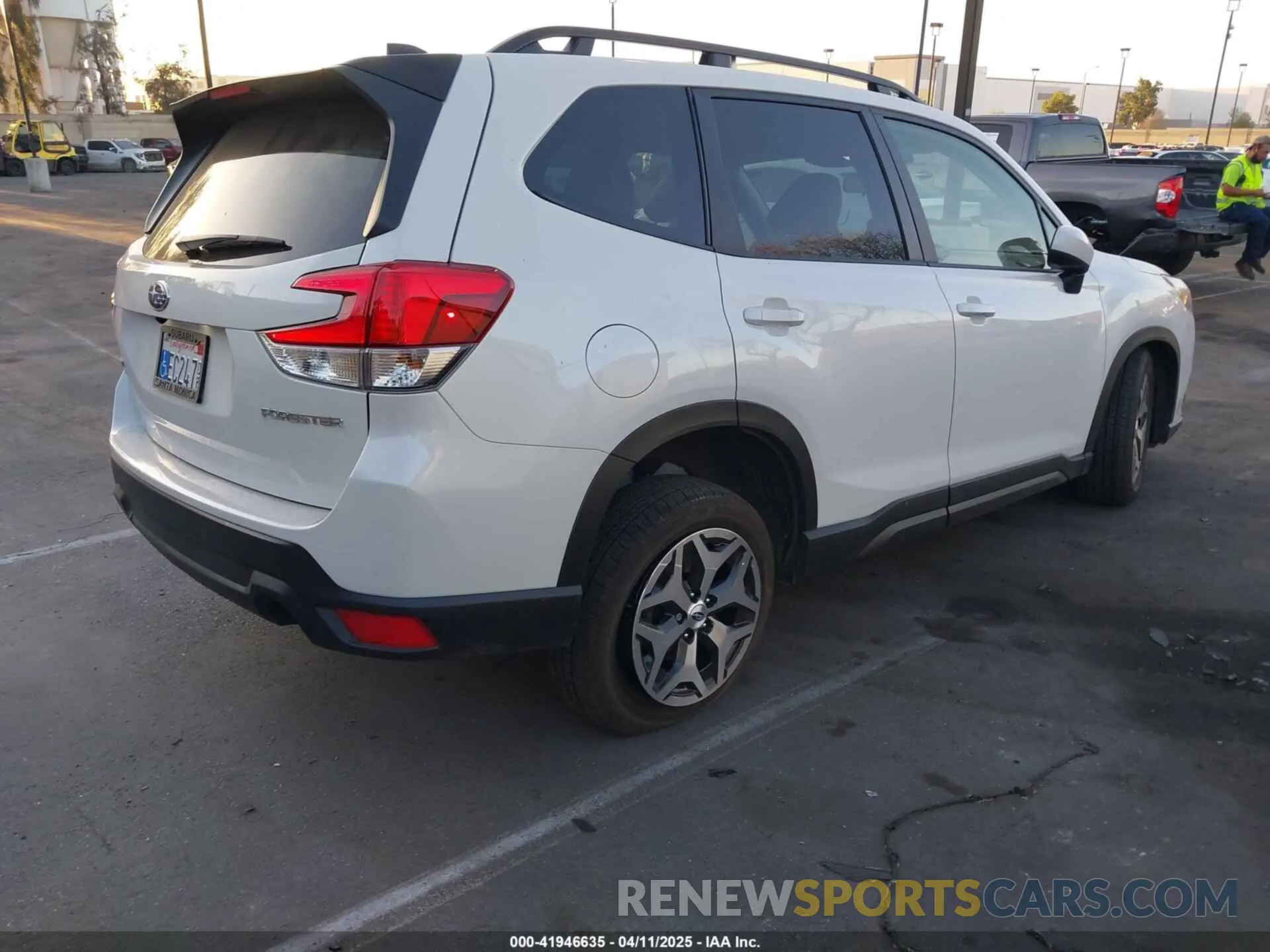 4 fotografías del automóvil dañado JF2SKACC8RH432222 SUBARU FORESTER 2024
