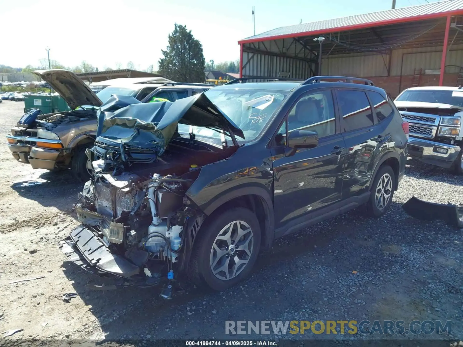 2 fotografías del automóvil dañado JF2SKADC3RH425807 SUBARU FORESTER 2024
