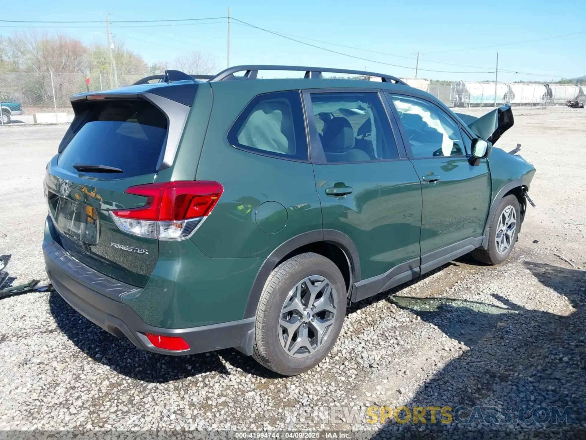 4 fotografías del automóvil dañado JF2SKADC3RH425807 SUBARU FORESTER 2024