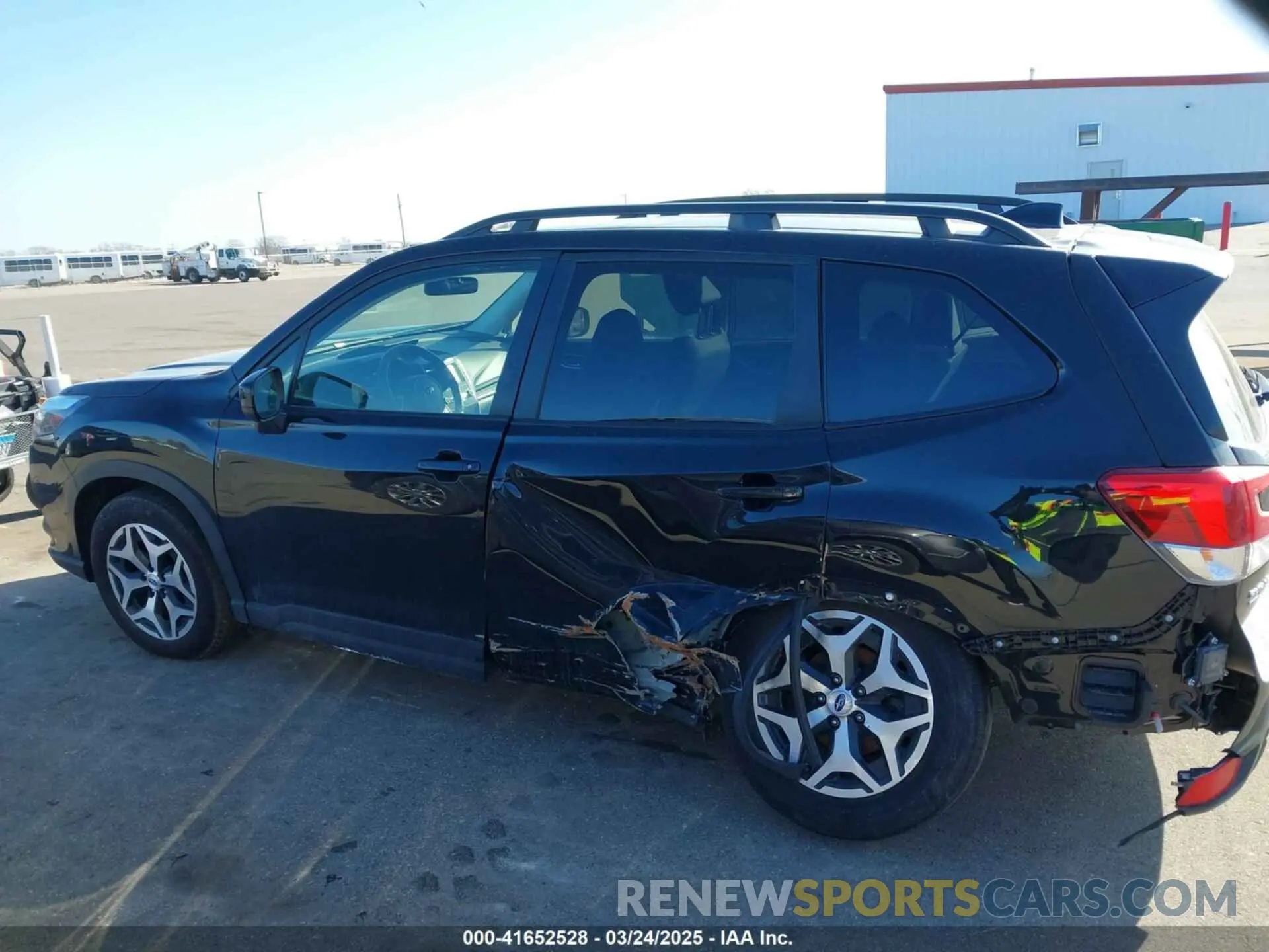 14 fotografías del automóvil dañado JF2SKADC3RH478474 SUBARU FORESTER 2024