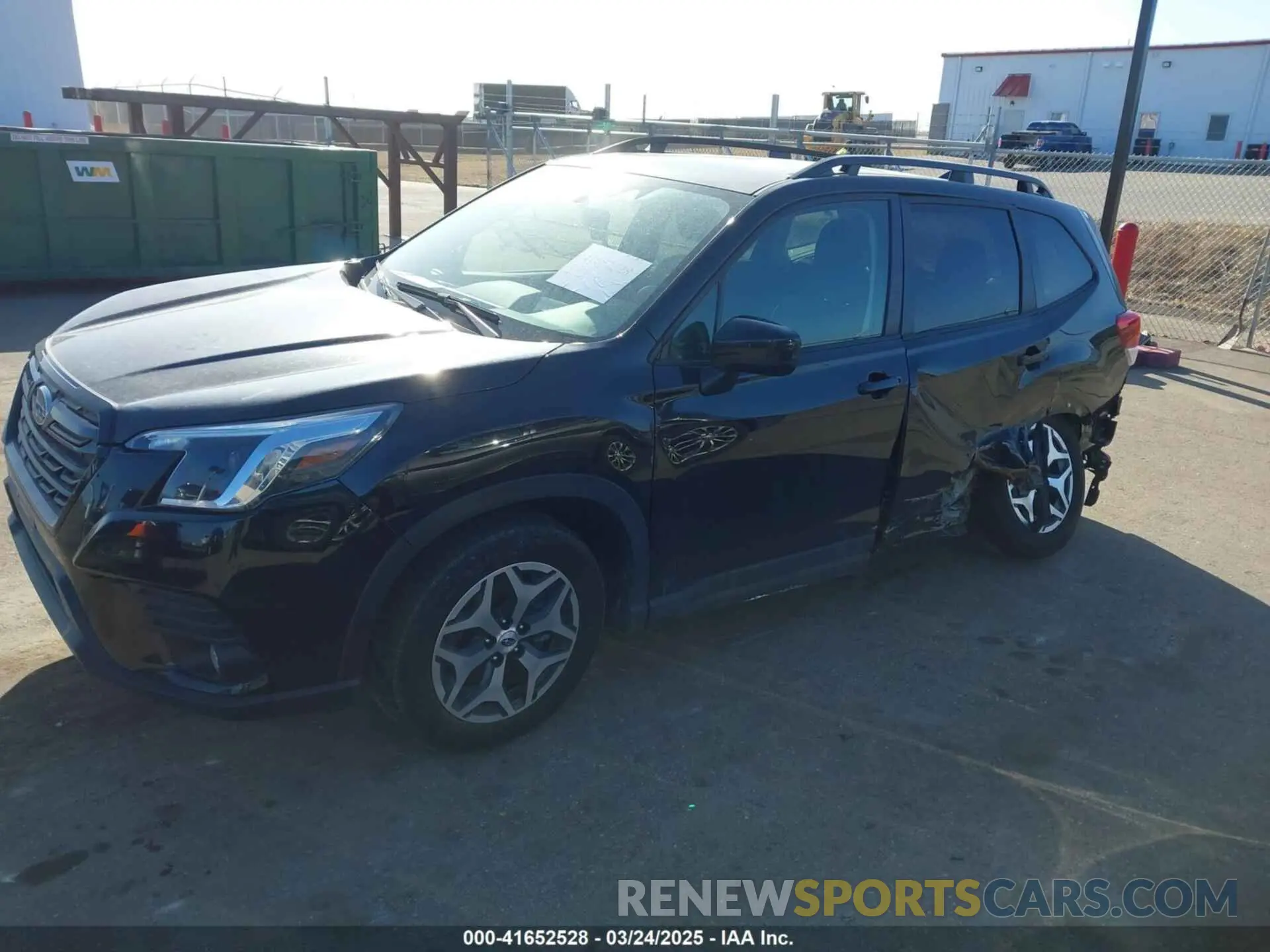2 fotografías del automóvil dañado JF2SKADC3RH478474 SUBARU FORESTER 2024