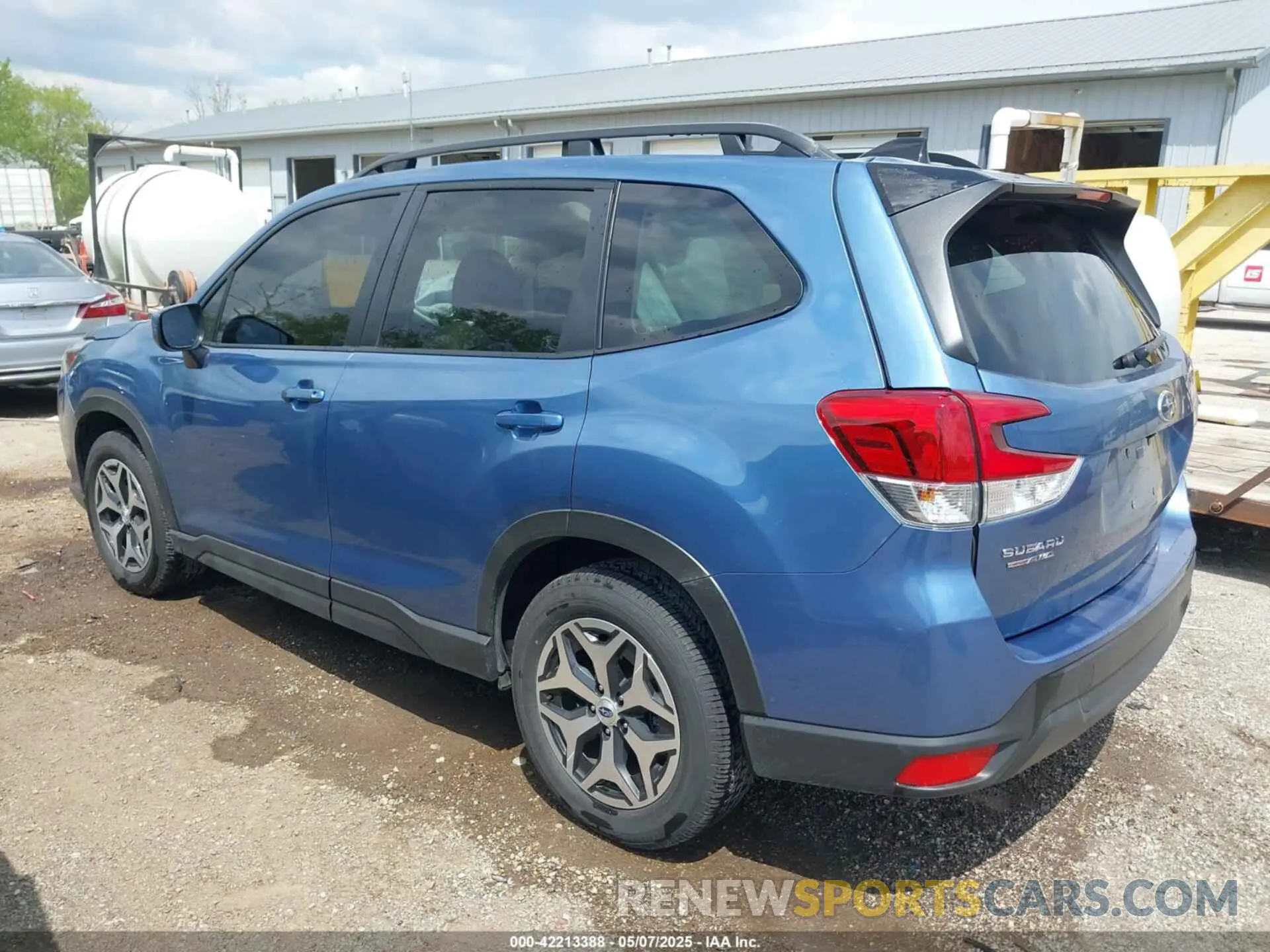 3 fotografías del automóvil dañado JF2SKADC6RH452516 SUBARU FORESTER 2024