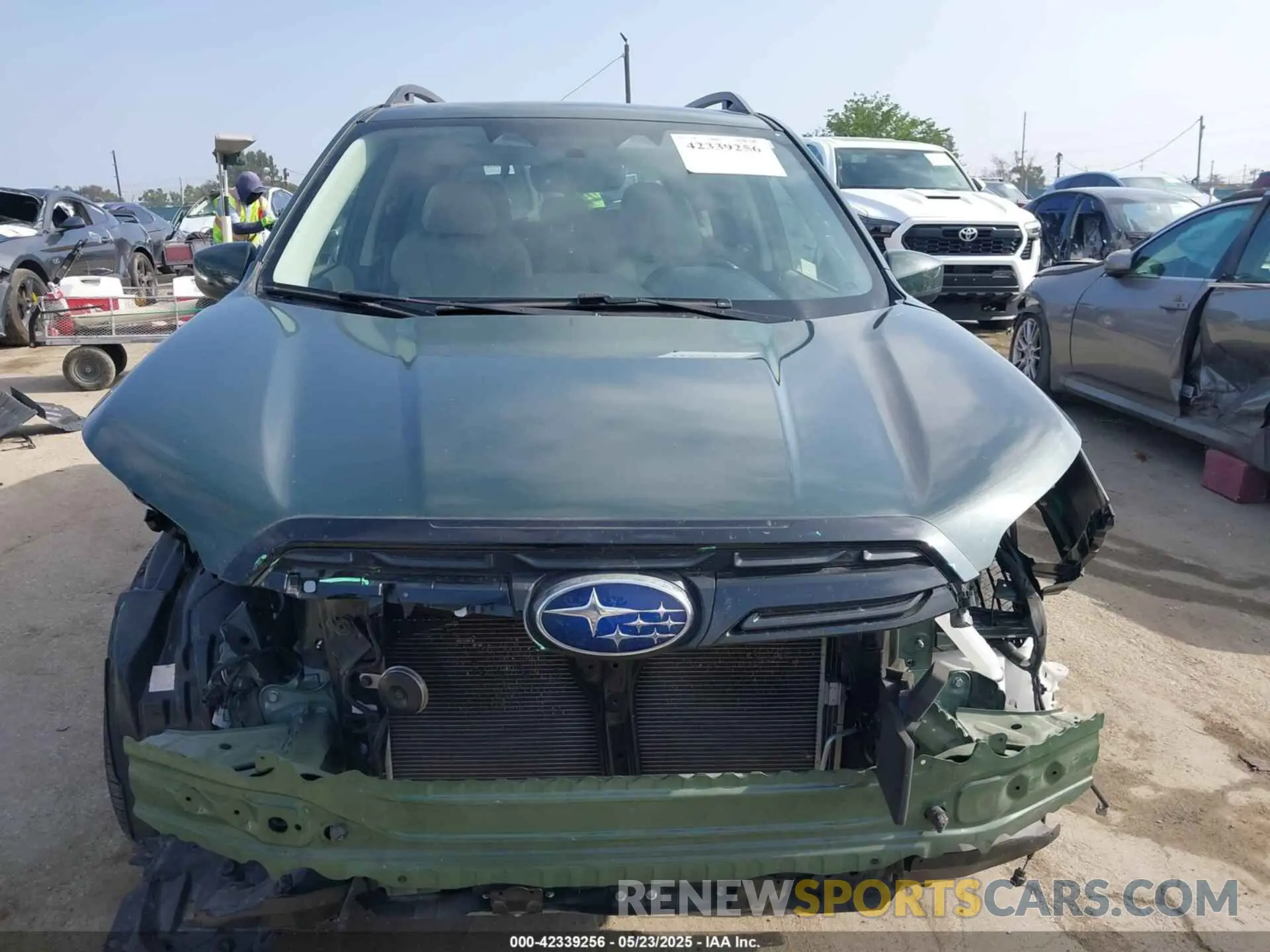 12 fotografías del automóvil dañado JF2SKADC9RH411801 SUBARU FORESTER 2024