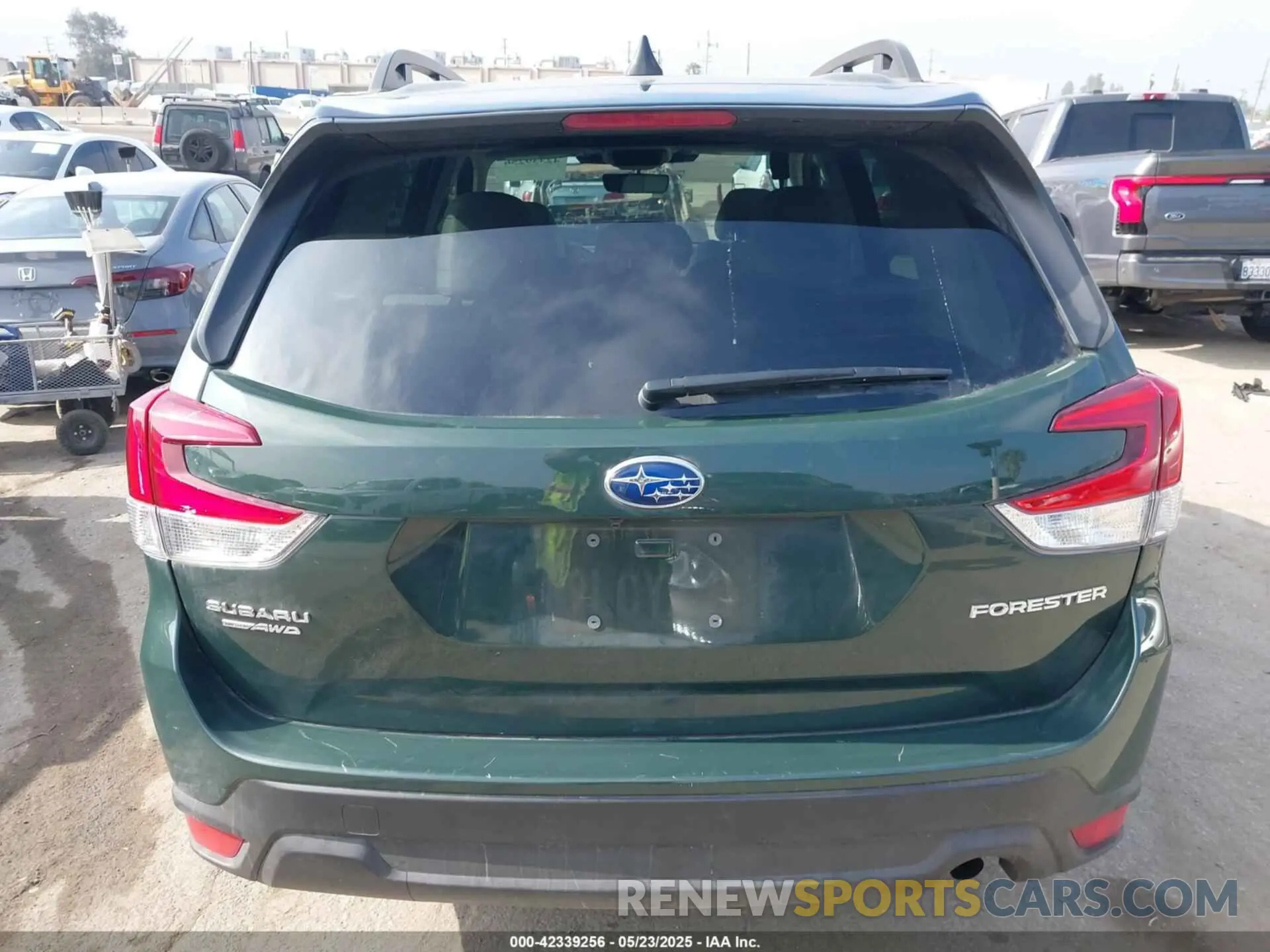 16 fotografías del automóvil dañado JF2SKADC9RH411801 SUBARU FORESTER 2024