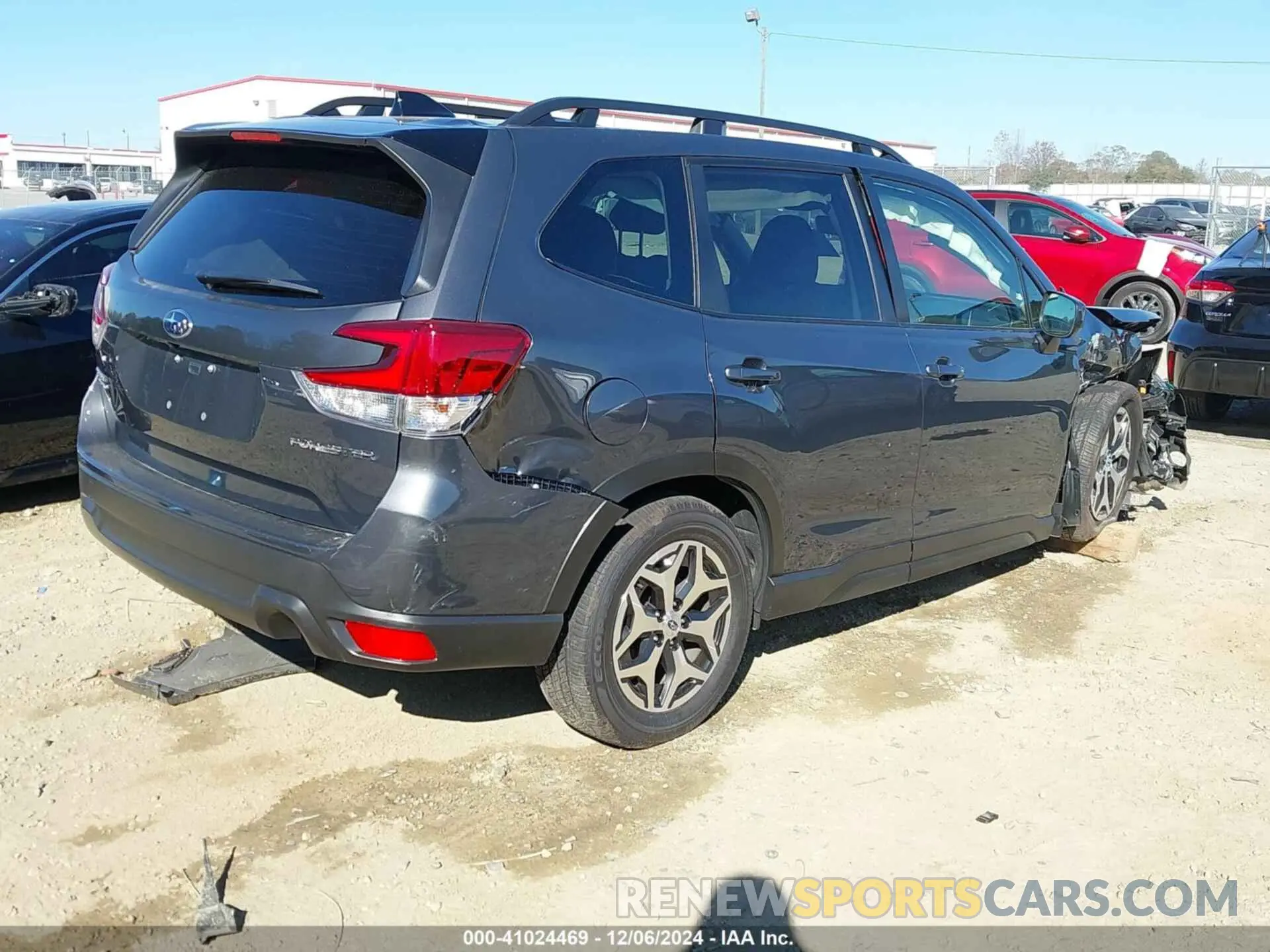 4 fotografías del automóvil dañado JF2SKADCXRH444533 SUBARU FORESTER 2024