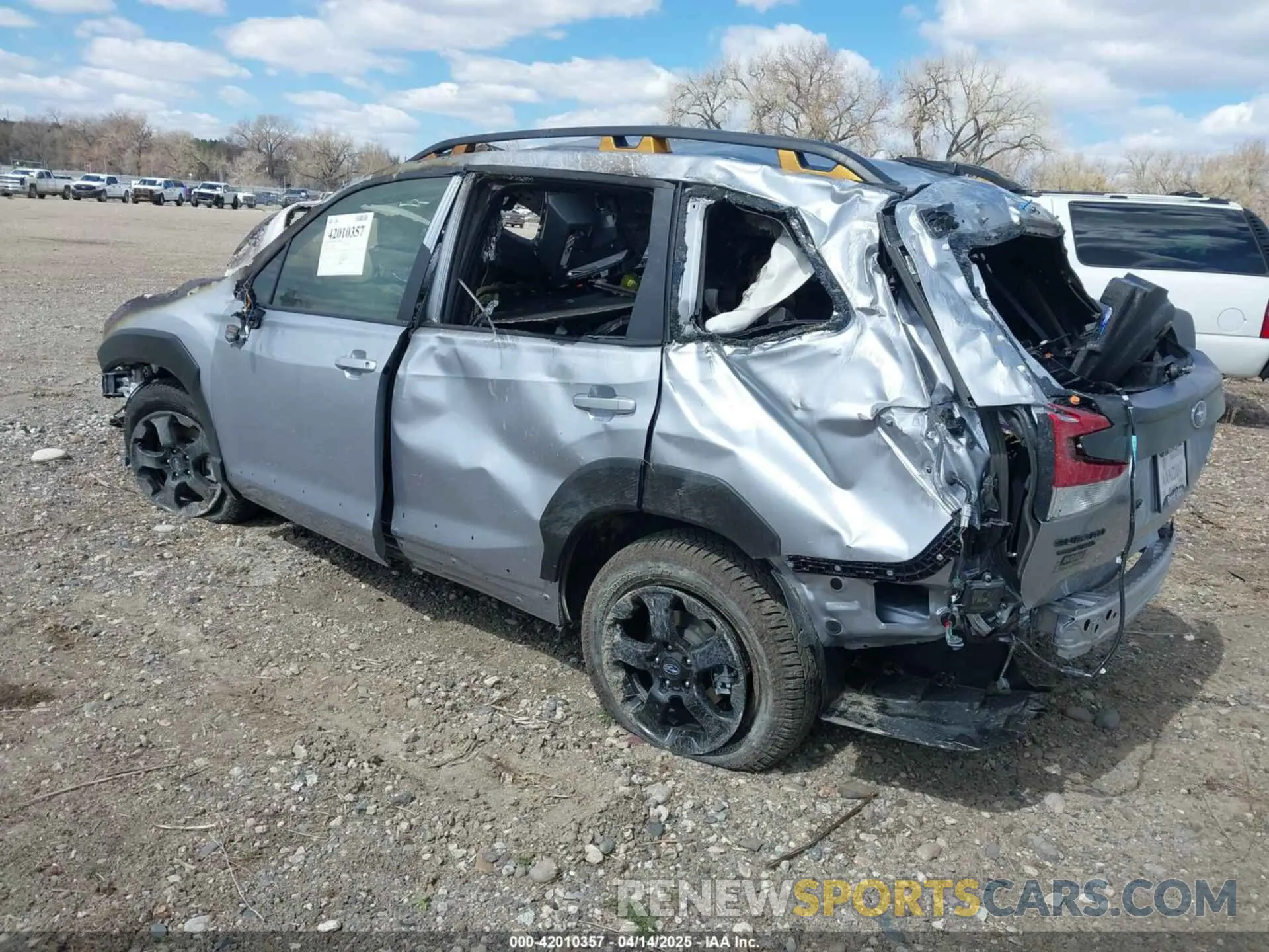 3 fotografías del automóvil dañado JF2SKAJC3RH528925 SUBARU FORESTER 2024
