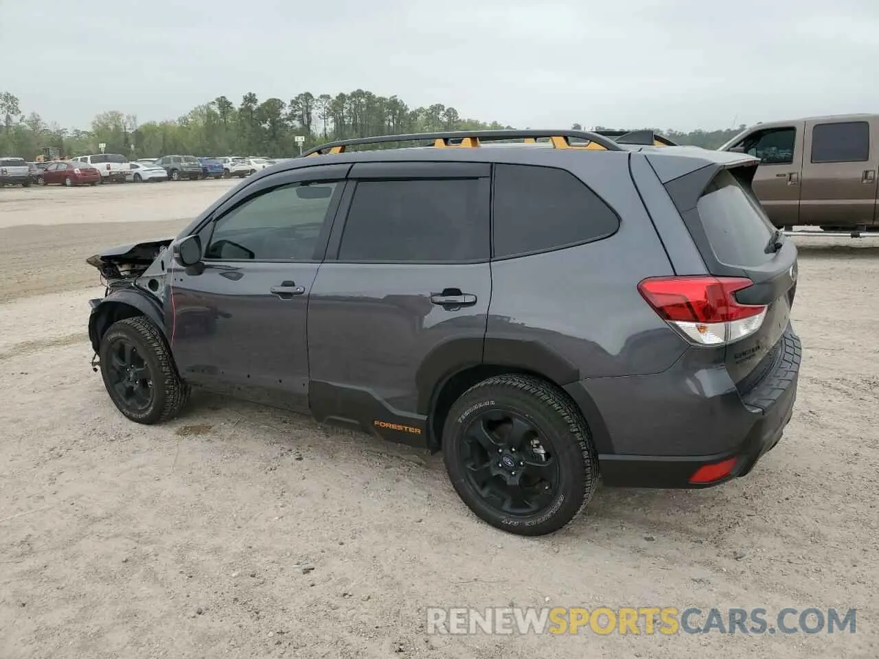 2 fotografías del automóvil dañado JF2SKAJC9RH520229 SUBARU FORESTER 2024