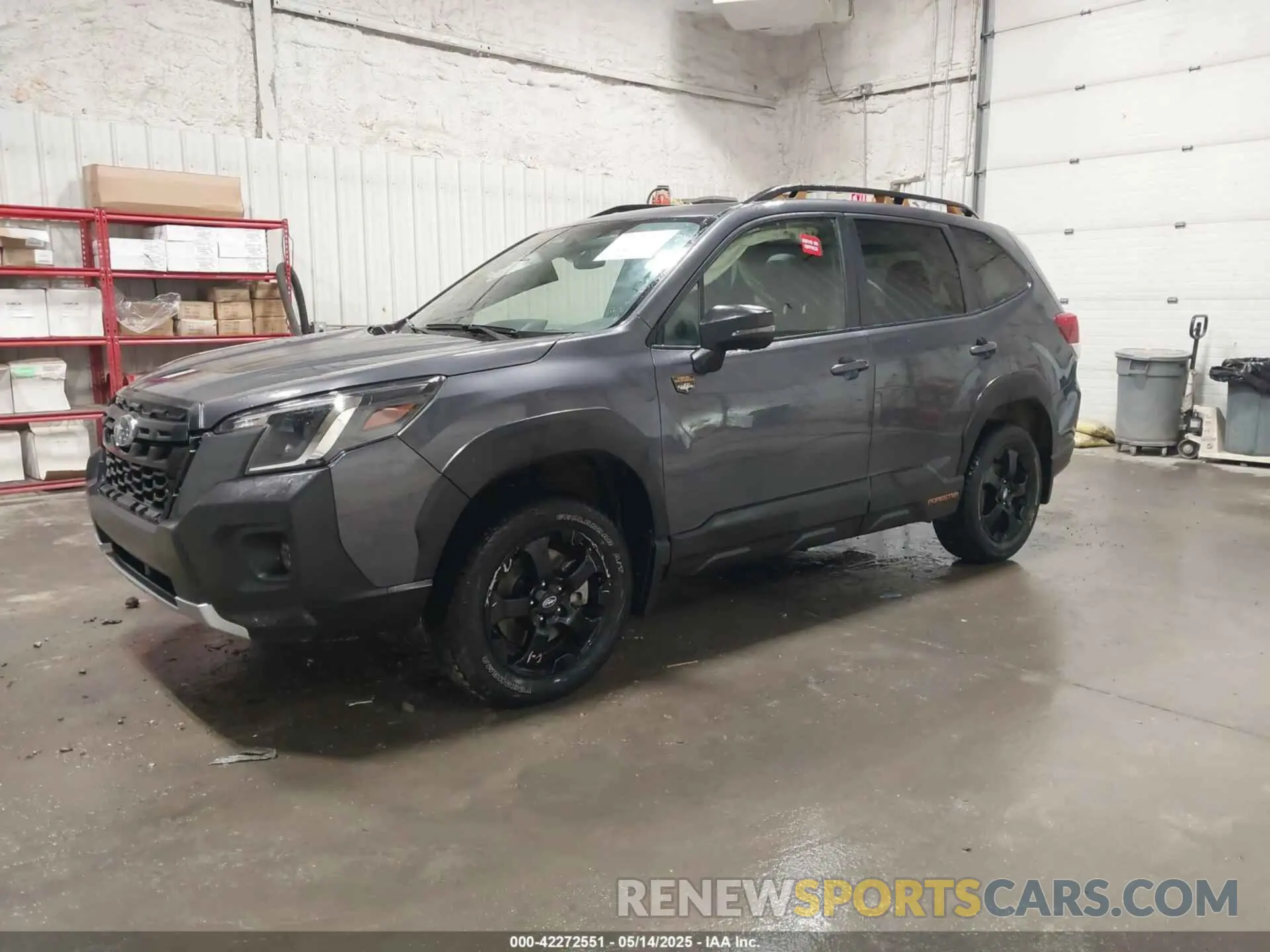 2 fotografías del automóvil dañado JF2SKAJCXRH429762 SUBARU FORESTER 2024