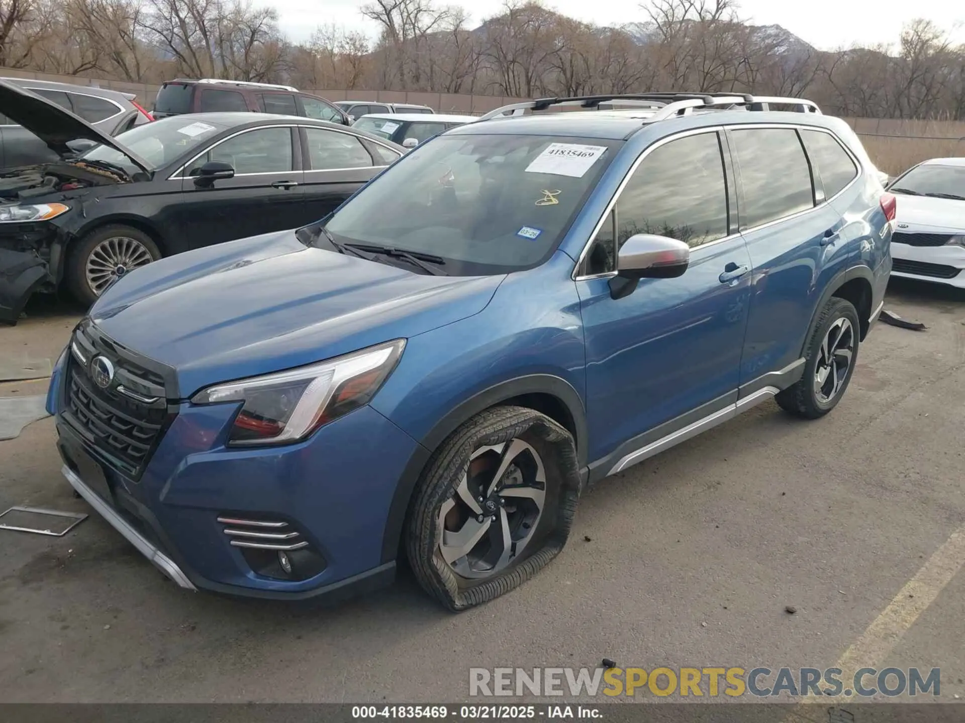 2 fotografías del automóvil dañado JF2SKAMC3RH500683 SUBARU FORESTER 2024