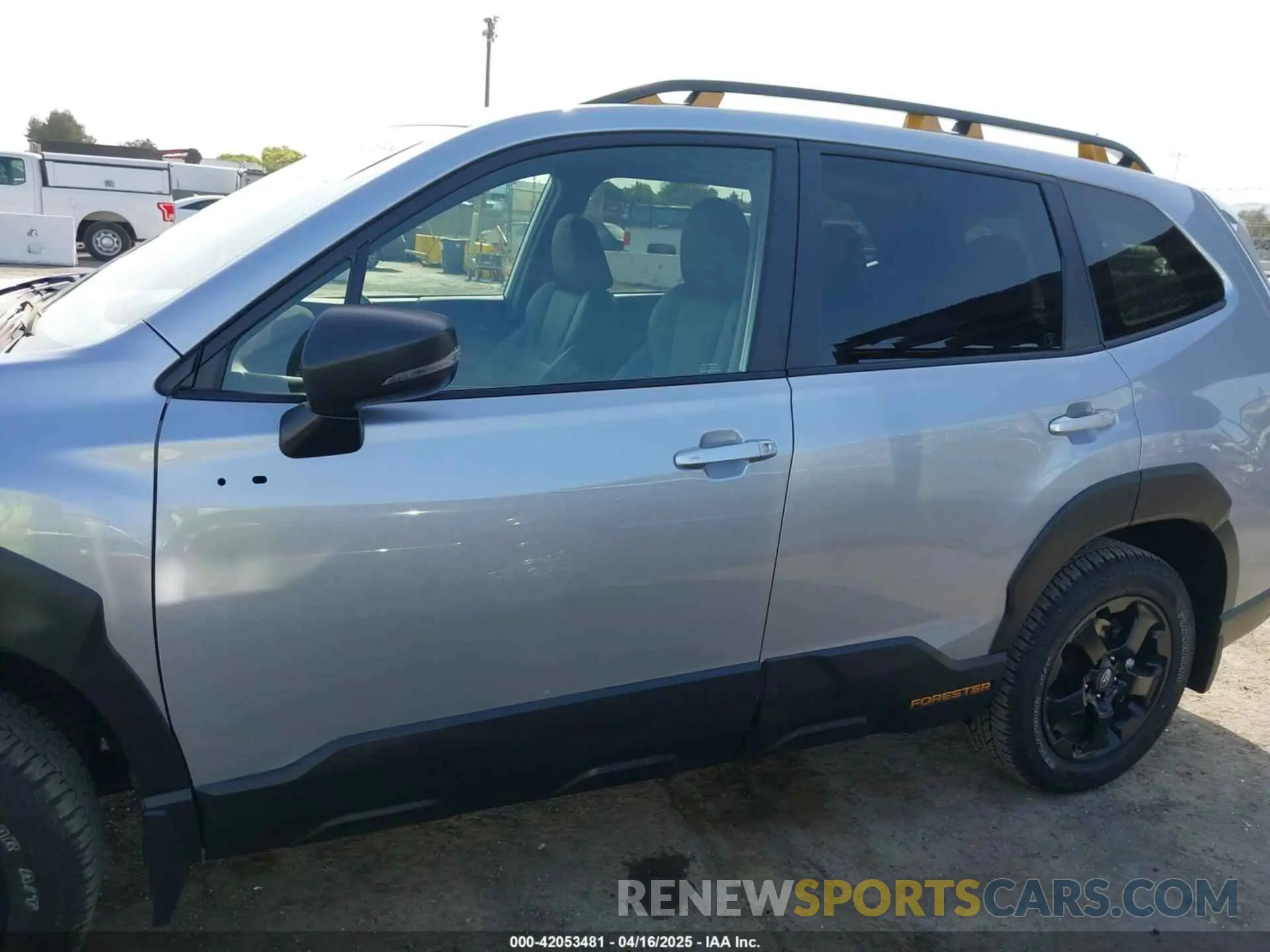 14 fotografías del automóvil dañado JF2SKAJC5SH401079 SUBARU FORESTER 2025