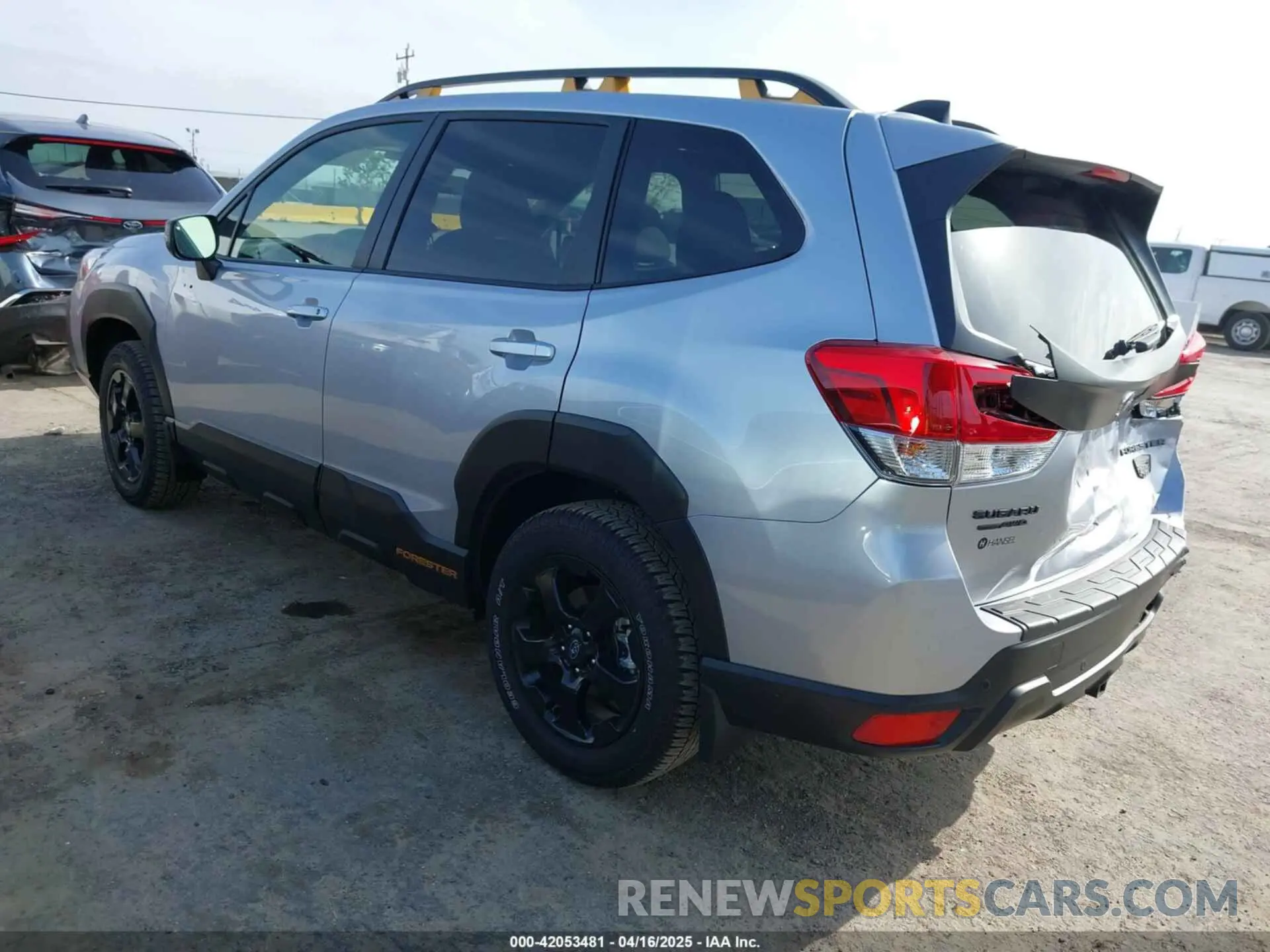 3 fotografías del automóvil dañado JF2SKAJC5SH401079 SUBARU FORESTER 2025