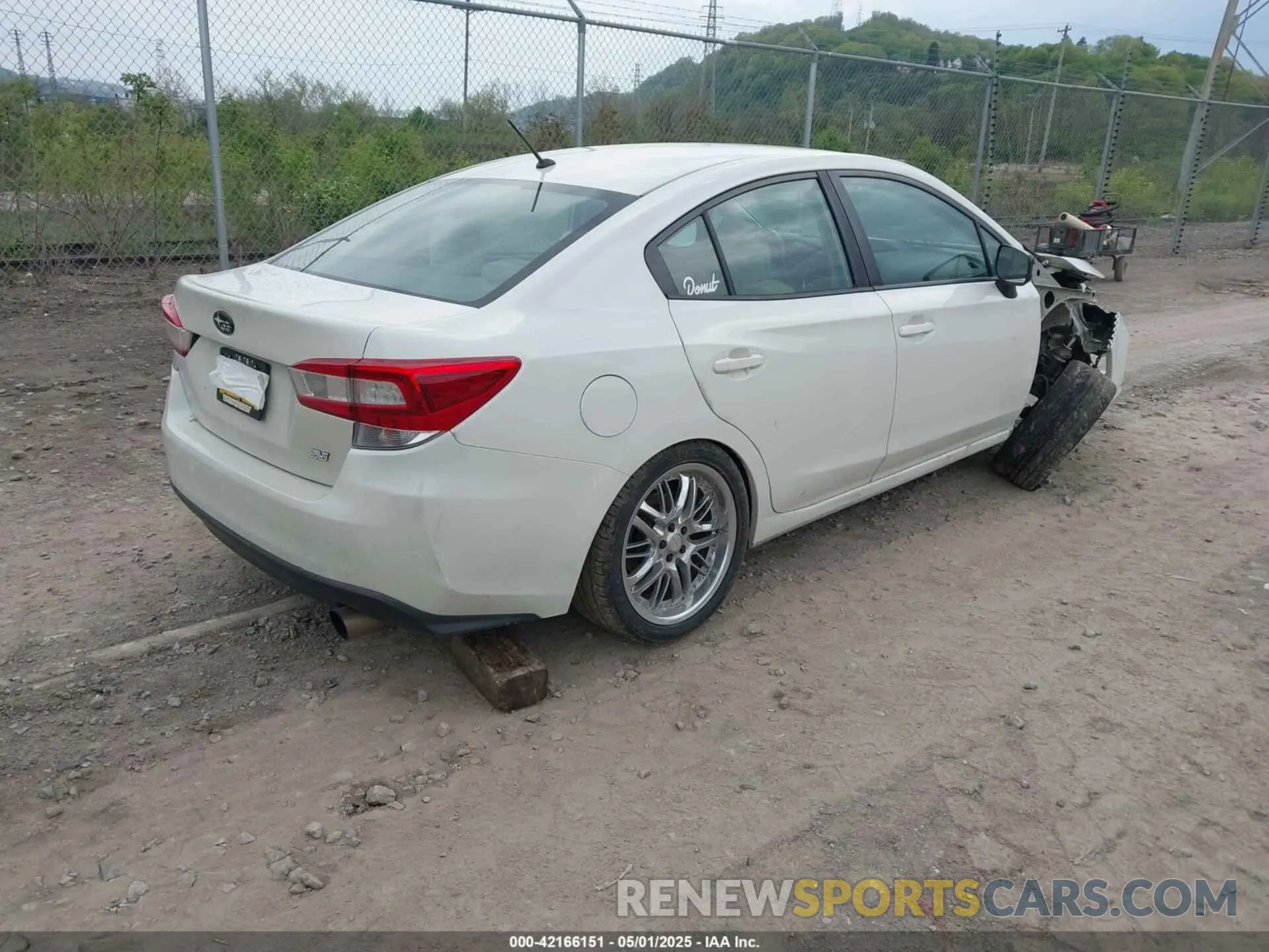 4 fotografías del automóvil dañado 4S3GKAA65K3617297 SUBARU IMPREZA 2019
