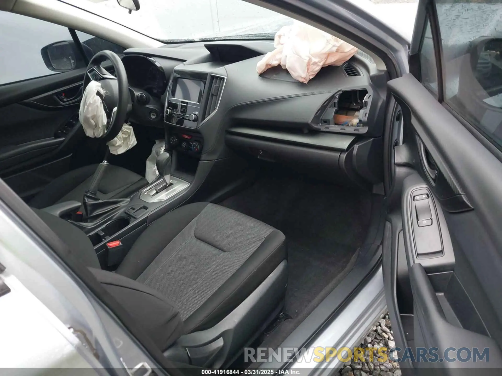 5 fotografías del automóvil dañado 4S3GKAA66K3608155 SUBARU IMPREZA 2019