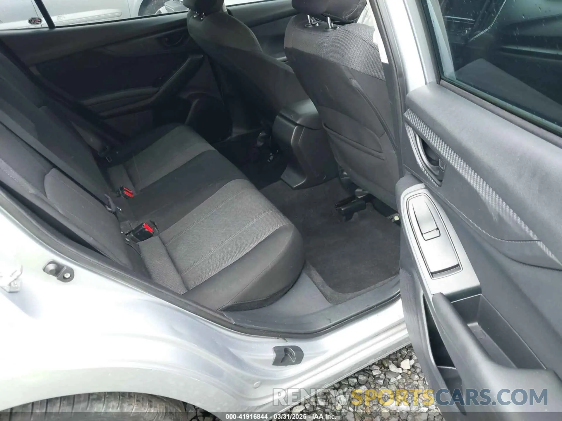 8 fotografías del automóvil dañado 4S3GKAA66K3608155 SUBARU IMPREZA 2019