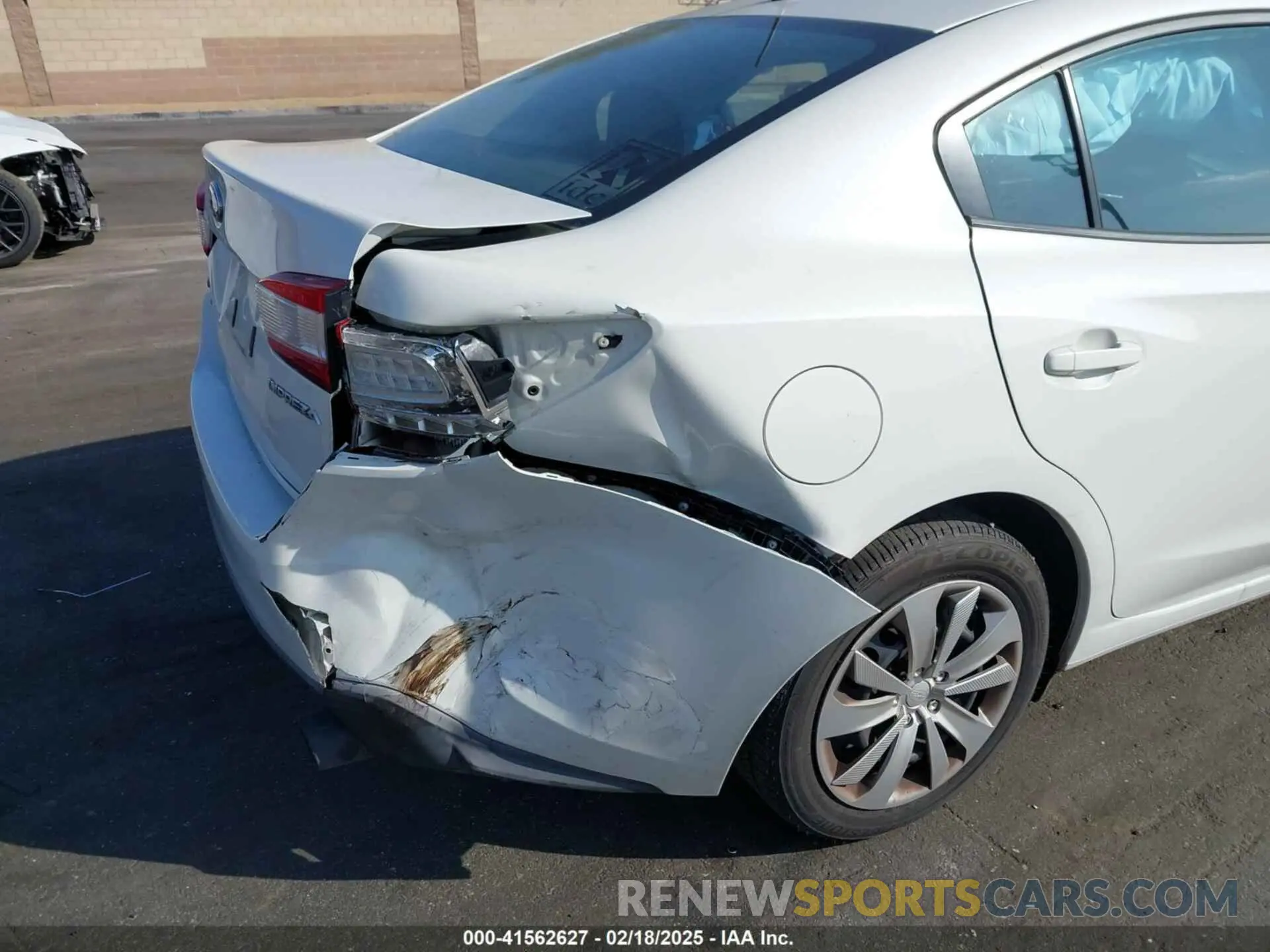 12 fotografías del automóvil dañado 4S3GKAA68K1627561 SUBARU IMPREZA 2019
