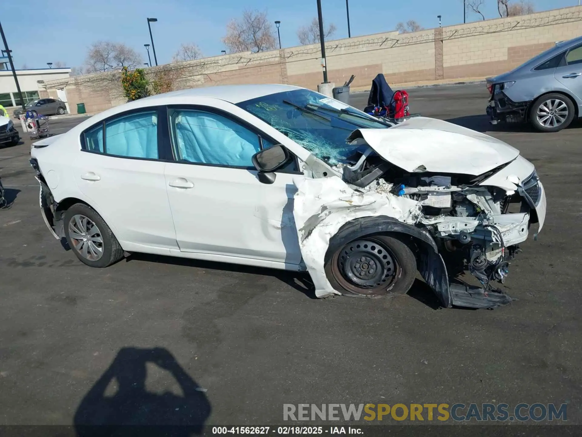 14 fotografías del automóvil dañado 4S3GKAA68K1627561 SUBARU IMPREZA 2019