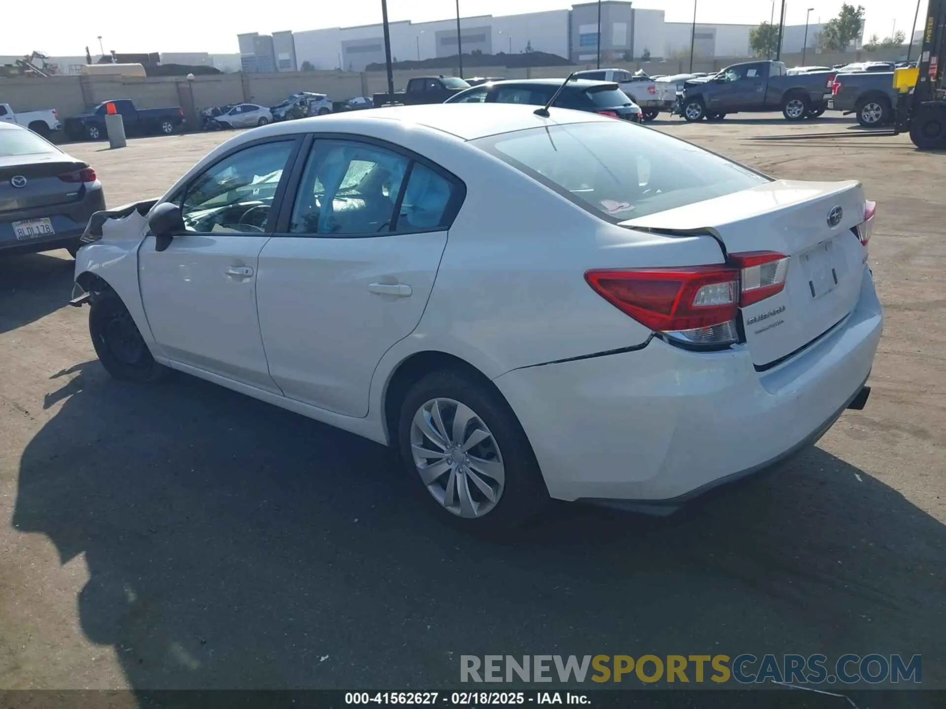 3 fotografías del automóvil dañado 4S3GKAA68K1627561 SUBARU IMPREZA 2019