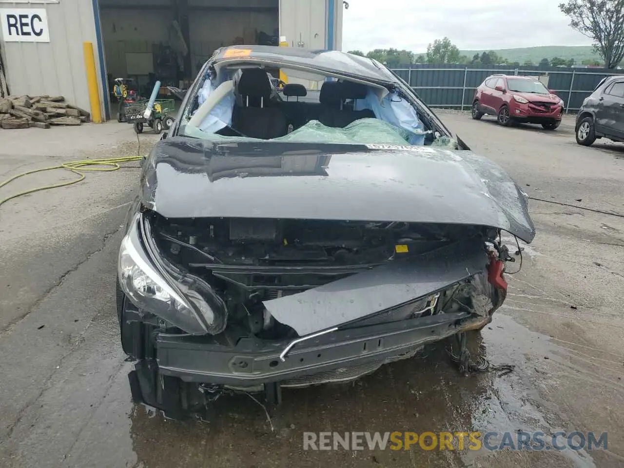 5 fotografías del automóvil dañado 4S3GKAA69K3605072 SUBARU IMPREZA 2019