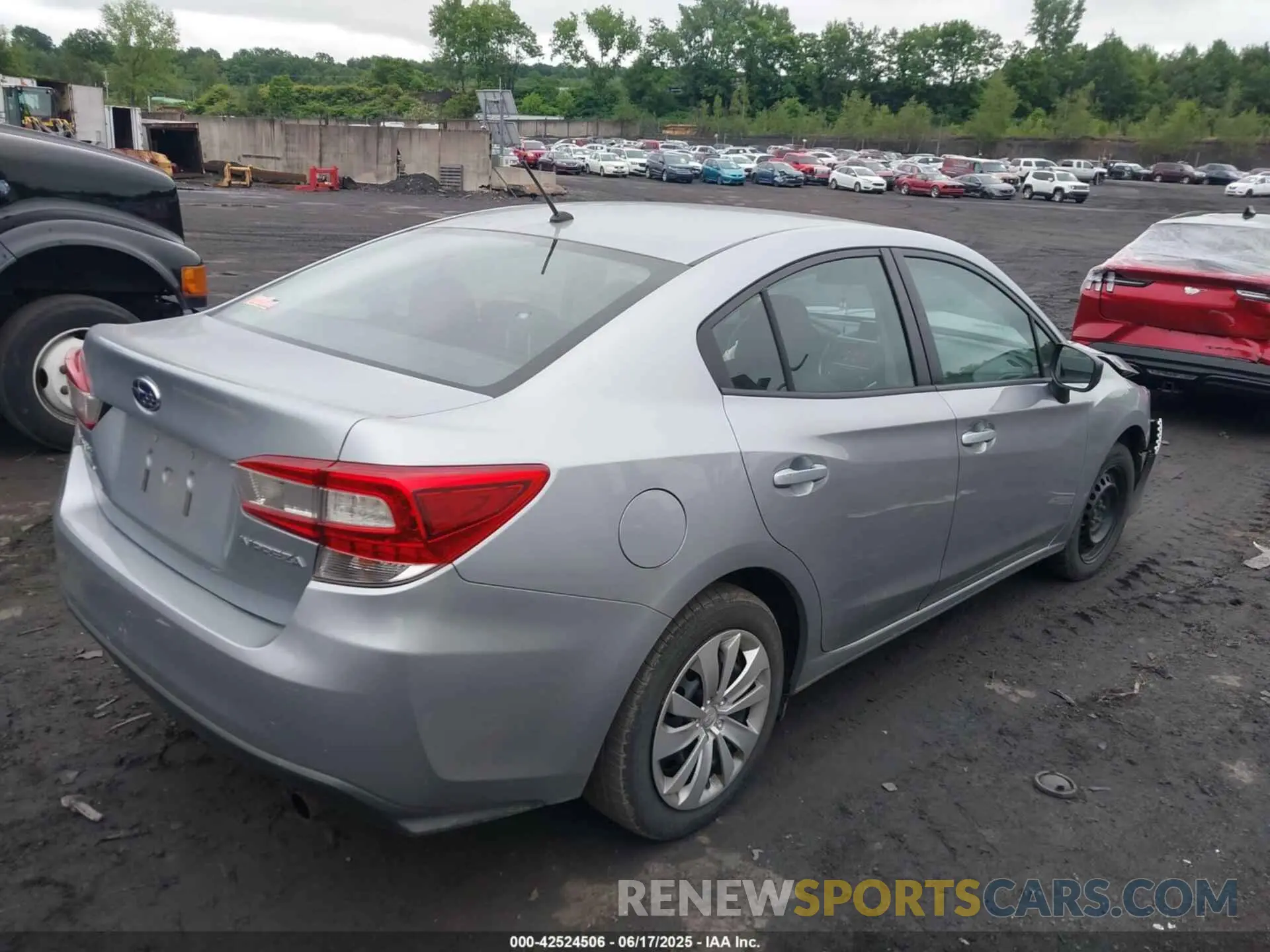4 fotografías del automóvil dañado 4S3GKAA6XK1613838 SUBARU IMPREZA 2019