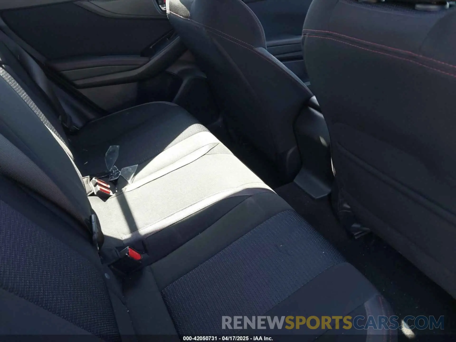 8 fotografías del automóvil dañado 4S3GKAJ63K3614883 SUBARU IMPREZA 2019