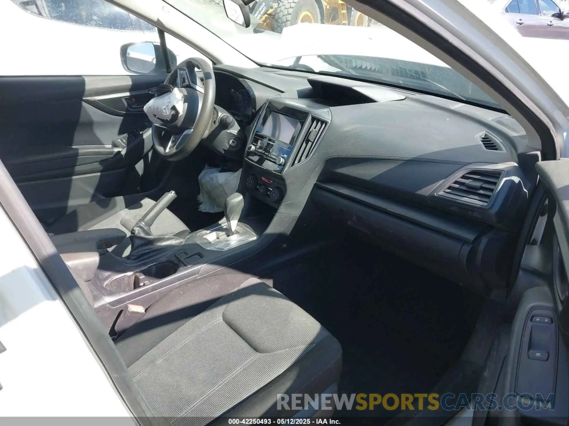 5 fotografías del automóvil dañado 4S3GTAA69K3719859 SUBARU IMPREZA 2019