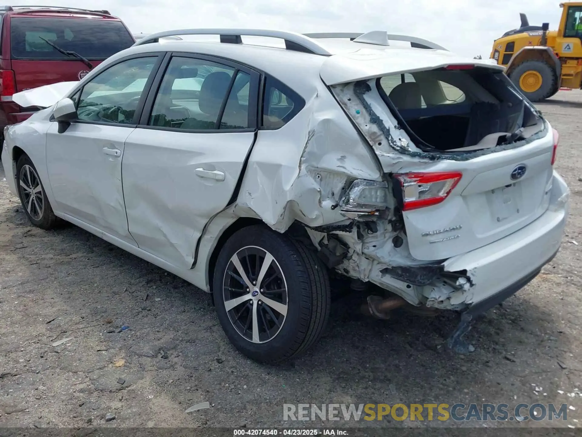3 fotografías del automóvil dañado 4S3GTAC6XK3720385 SUBARU IMPREZA 2019
