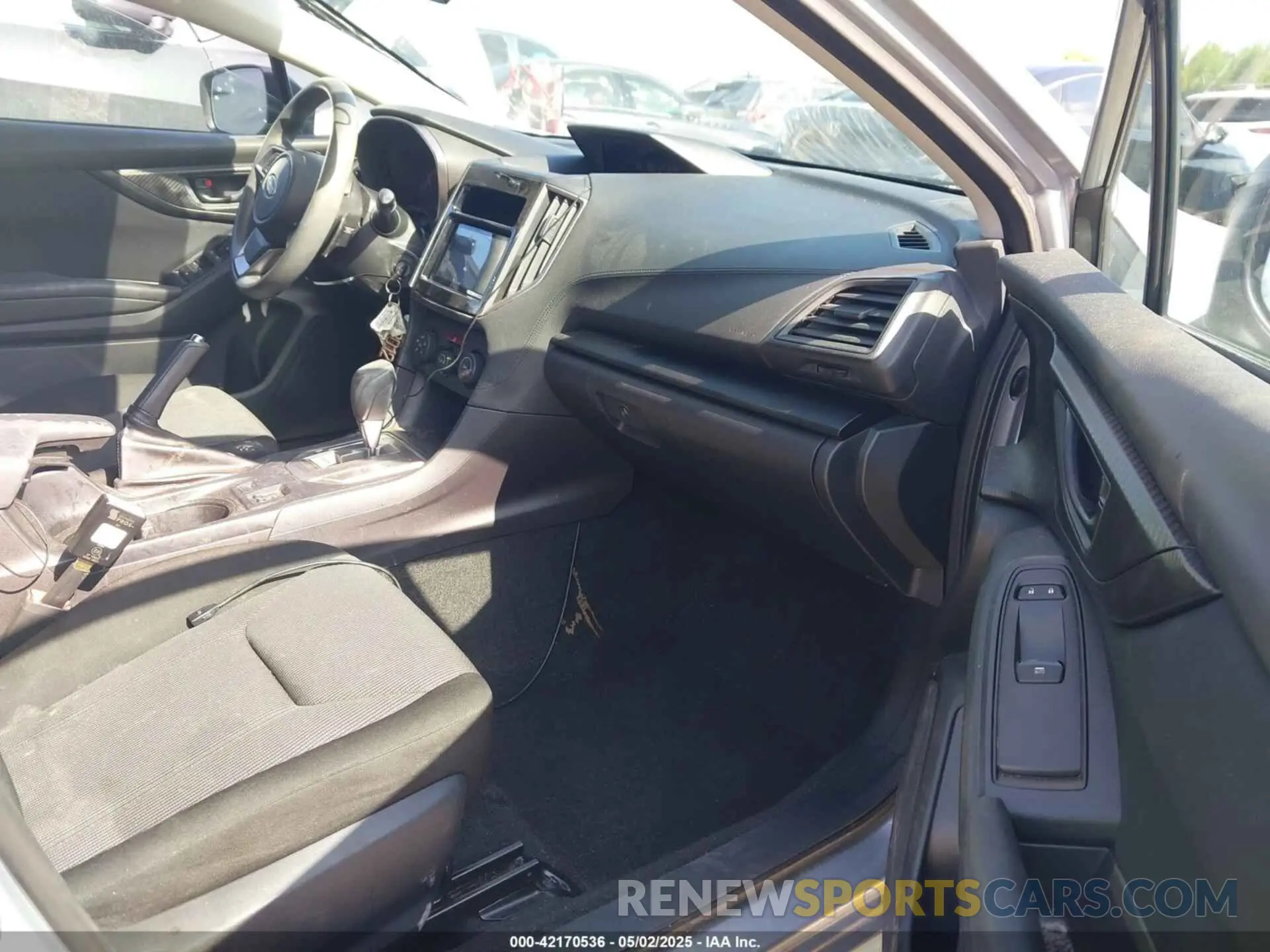 5 fotografías del automóvil dañado 4S3GTAC6XK3758439 SUBARU IMPREZA 2019