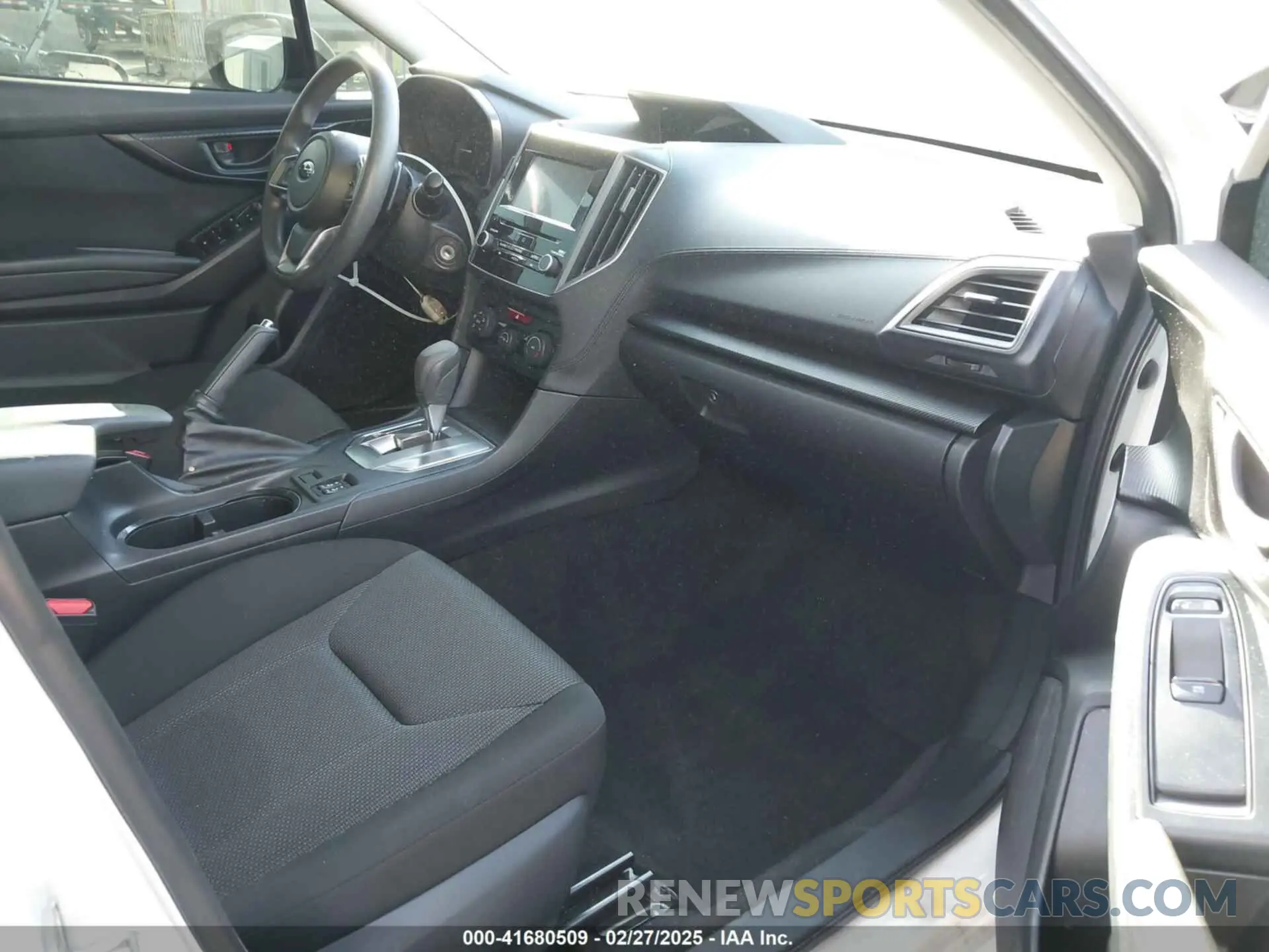 5 fotografías del automóvil dañado 4S3GTAD67K3740091 SUBARU IMPREZA 2019