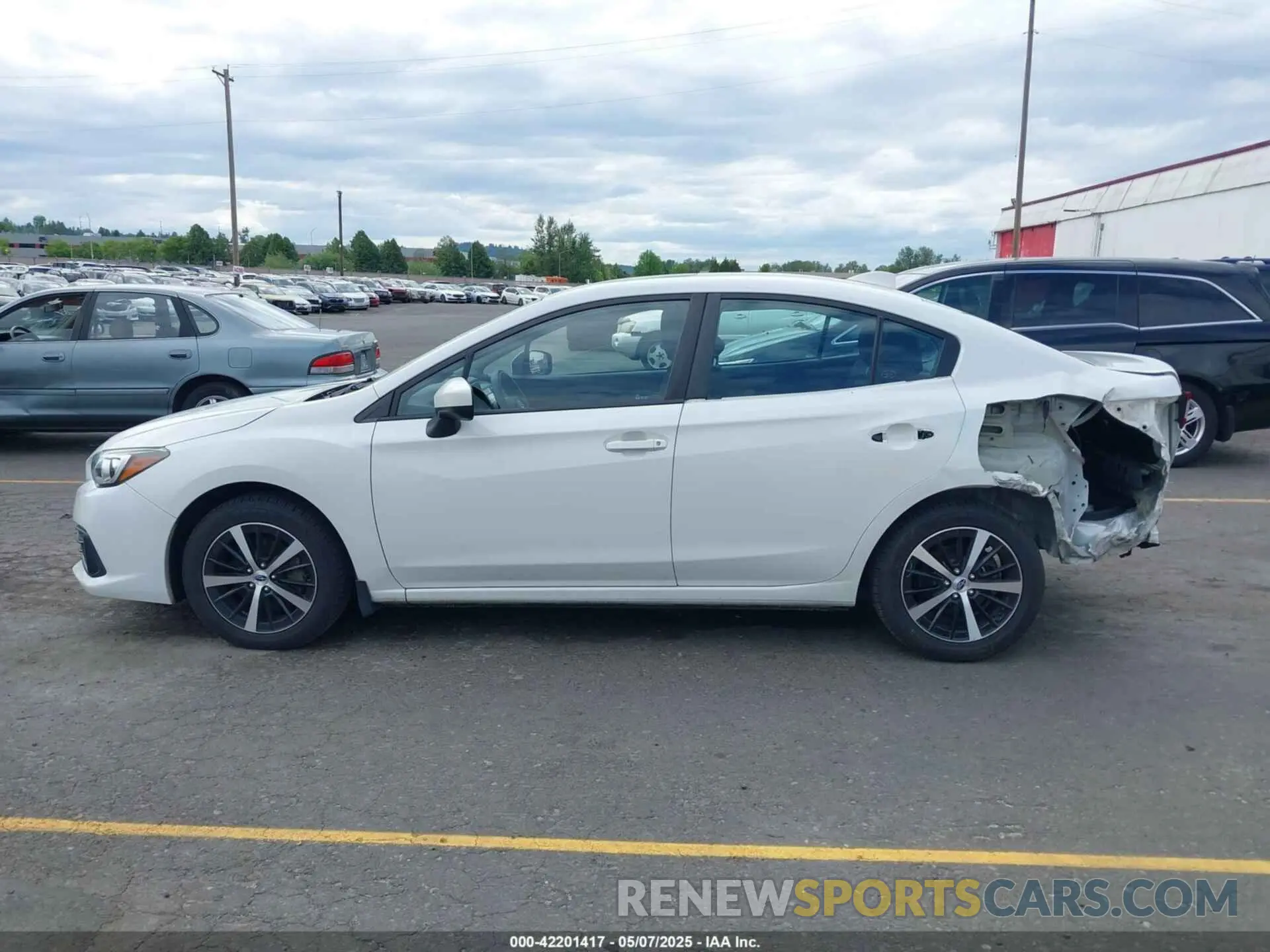 14 fotografías del automóvil dañado 4S3GKAD6XL3610245 SUBARU IMPREZA 2020