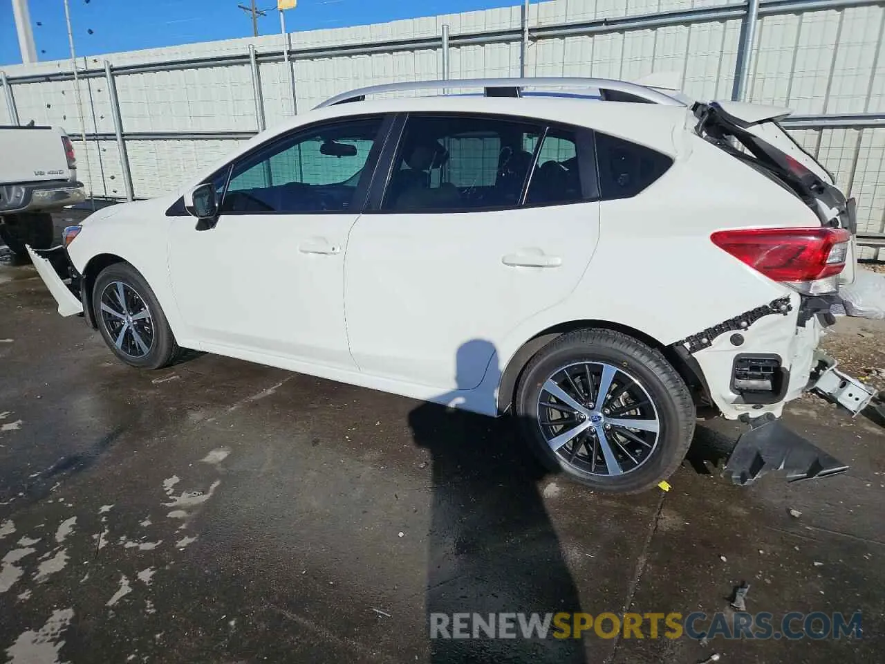 2 fotografías del automóvil dañado 4S3GTAV69N3708472 SUBARU IMPREZA 2022