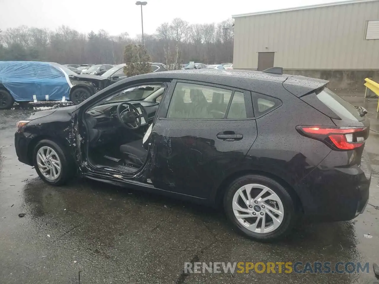 2 fotografías del automóvil dañado JF1GUABC0R8280524 SUBARU IMPREZA 2024