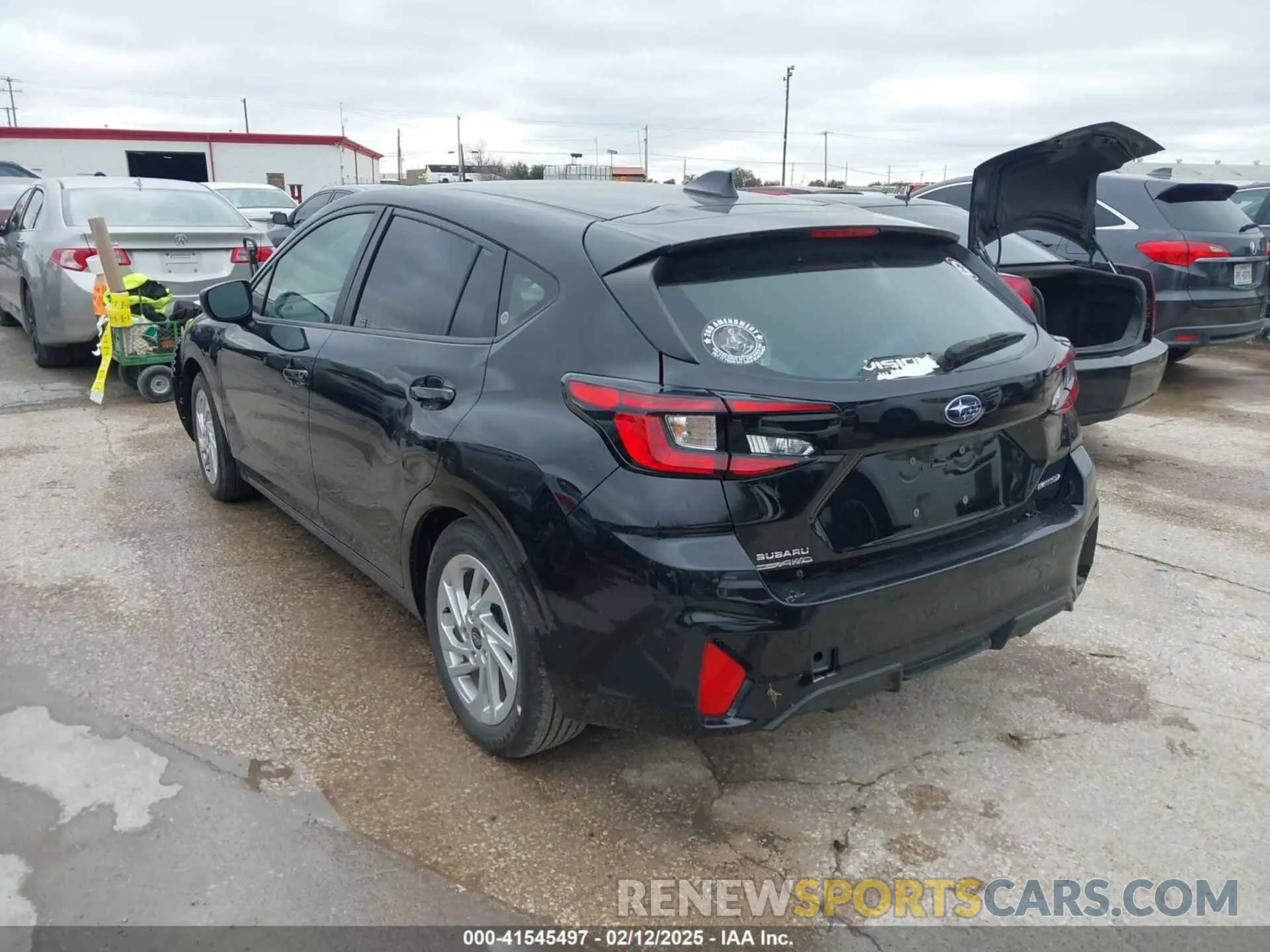 3 fotografías del automóvil dañado JF1GUABC0R8353164 SUBARU IMPREZA 2024