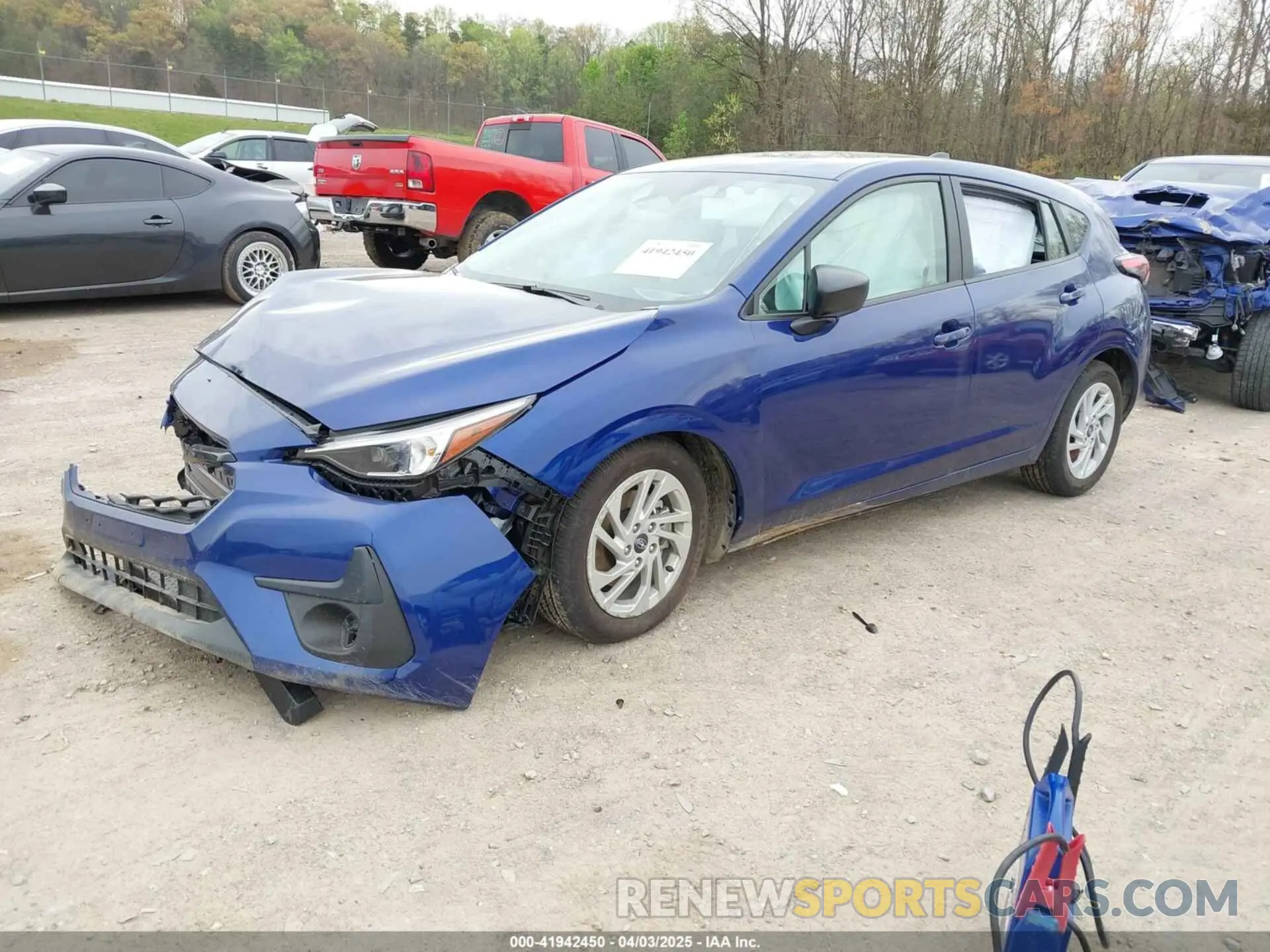 2 fotografías del automóvil dañado JF1GUABC0R8853146 SUBARU IMPREZA 2024