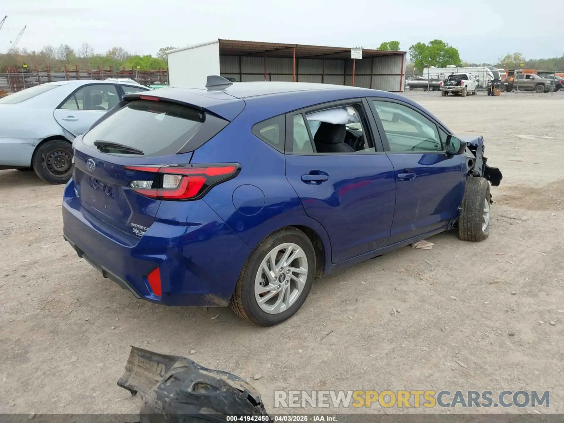 4 fotografías del automóvil dañado JF1GUABC0R8853146 SUBARU IMPREZA 2024