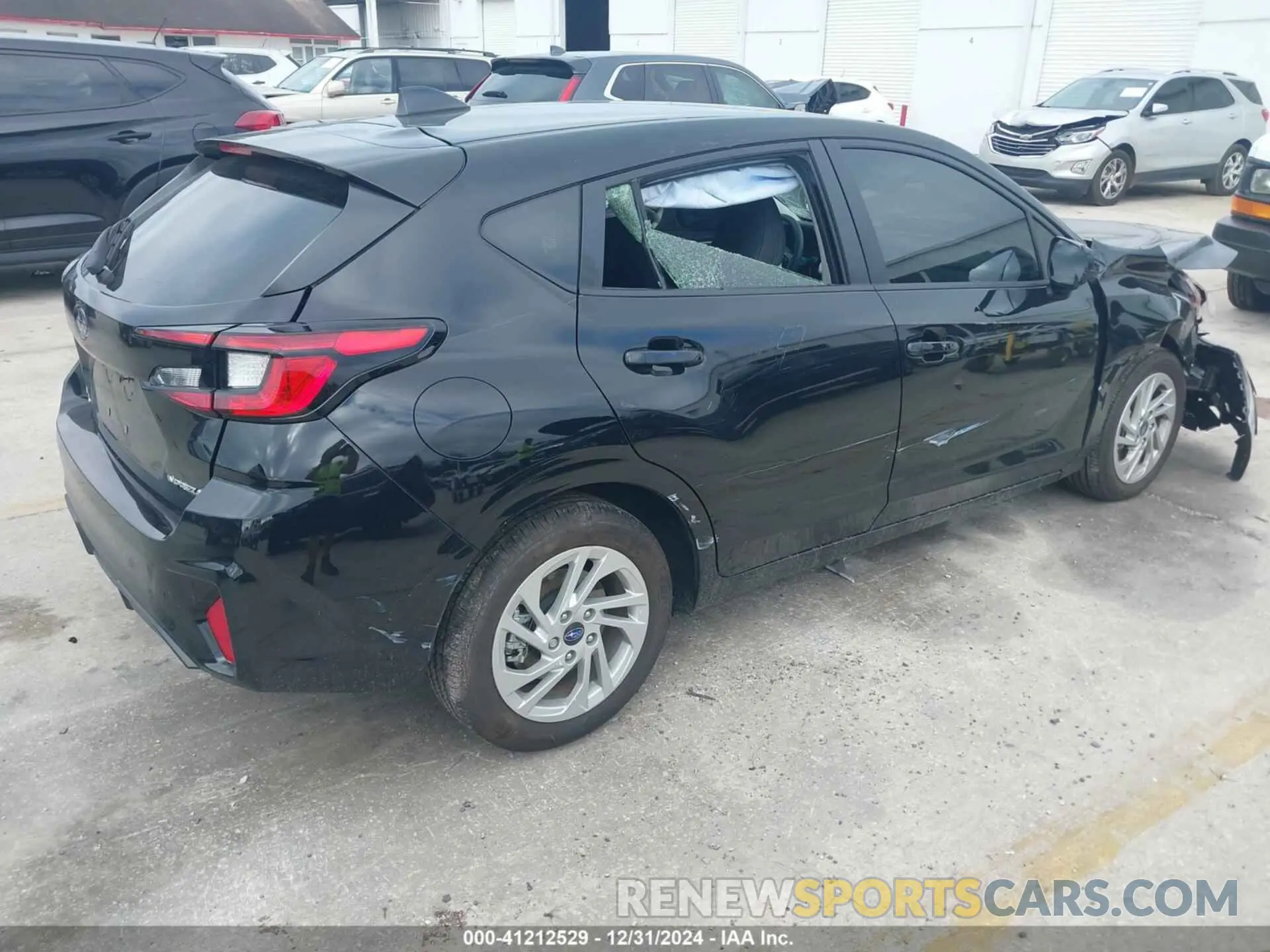 4 fotografías del automóvil dañado JF1GUABC2R8358365 SUBARU IMPREZA 2024