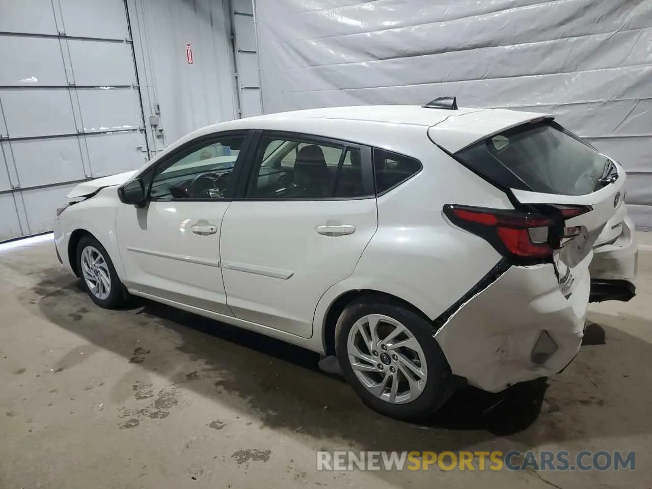 2 fotografías del automóvil dañado JF1GUABC3R8379693 SUBARU IMPREZA 2024