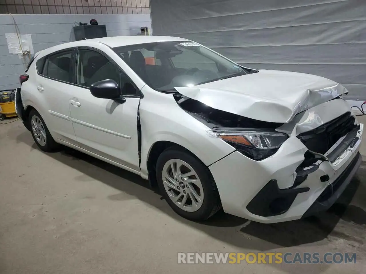 4 fotografías del automóvil dañado JF1GUABC3R8379693 SUBARU IMPREZA 2024