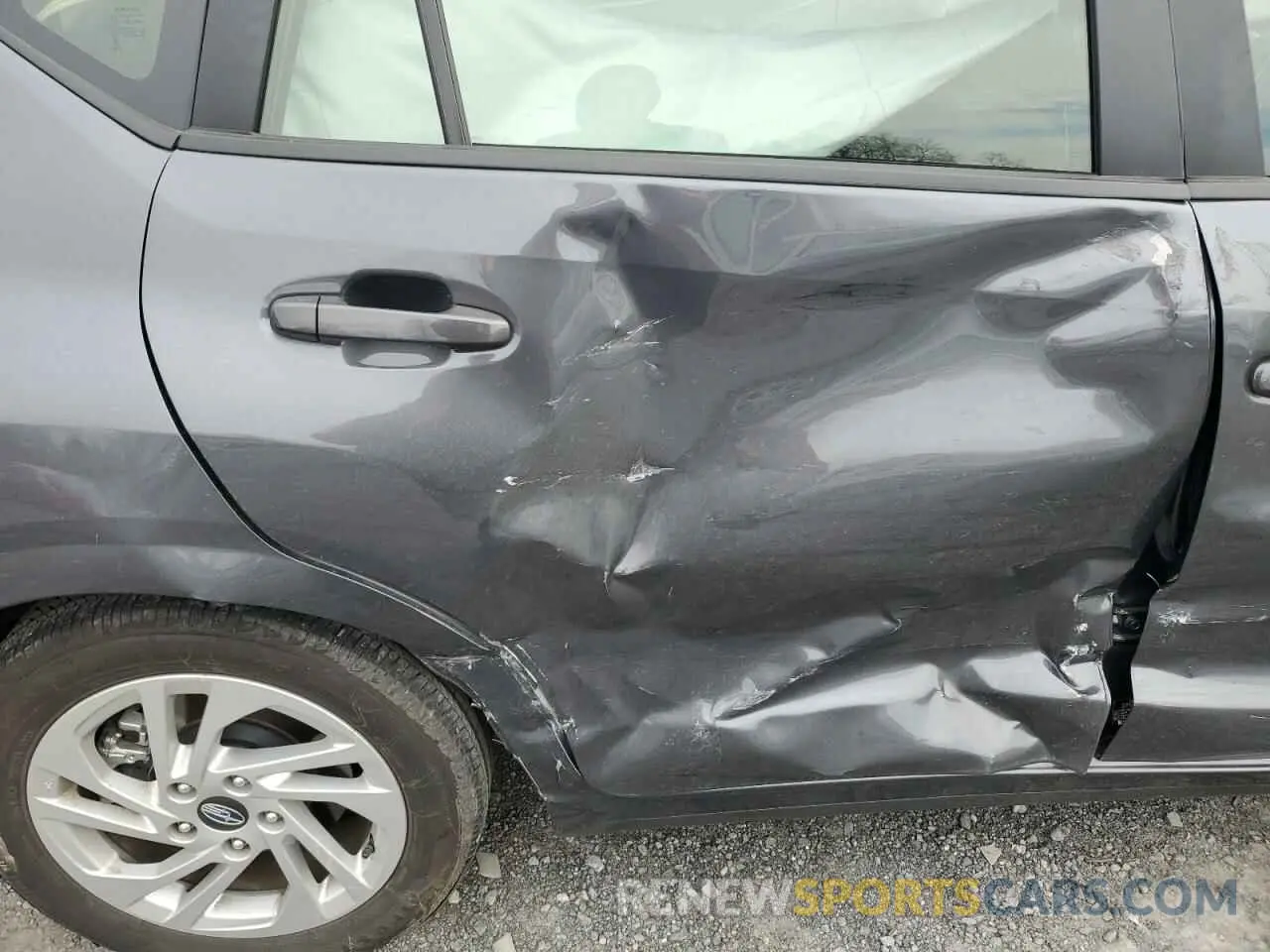 10 fotografías del automóvil dañado JF1GUABC4R8239975 SUBARU IMPREZA 2024