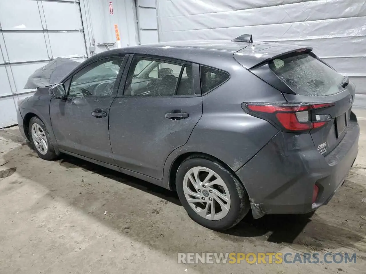 2 fotografías del automóvil dañado JF1GUABC4R8379685 SUBARU IMPREZA 2024