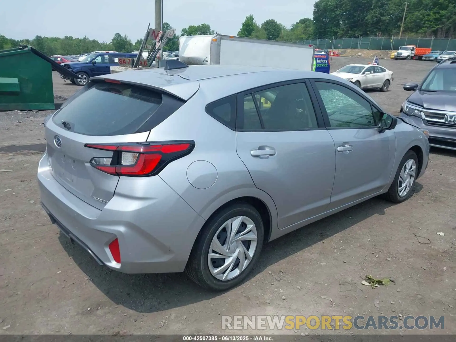 4 fotografías del automóvil dañado JF1GUABC5R8284407 SUBARU IMPREZA 2024