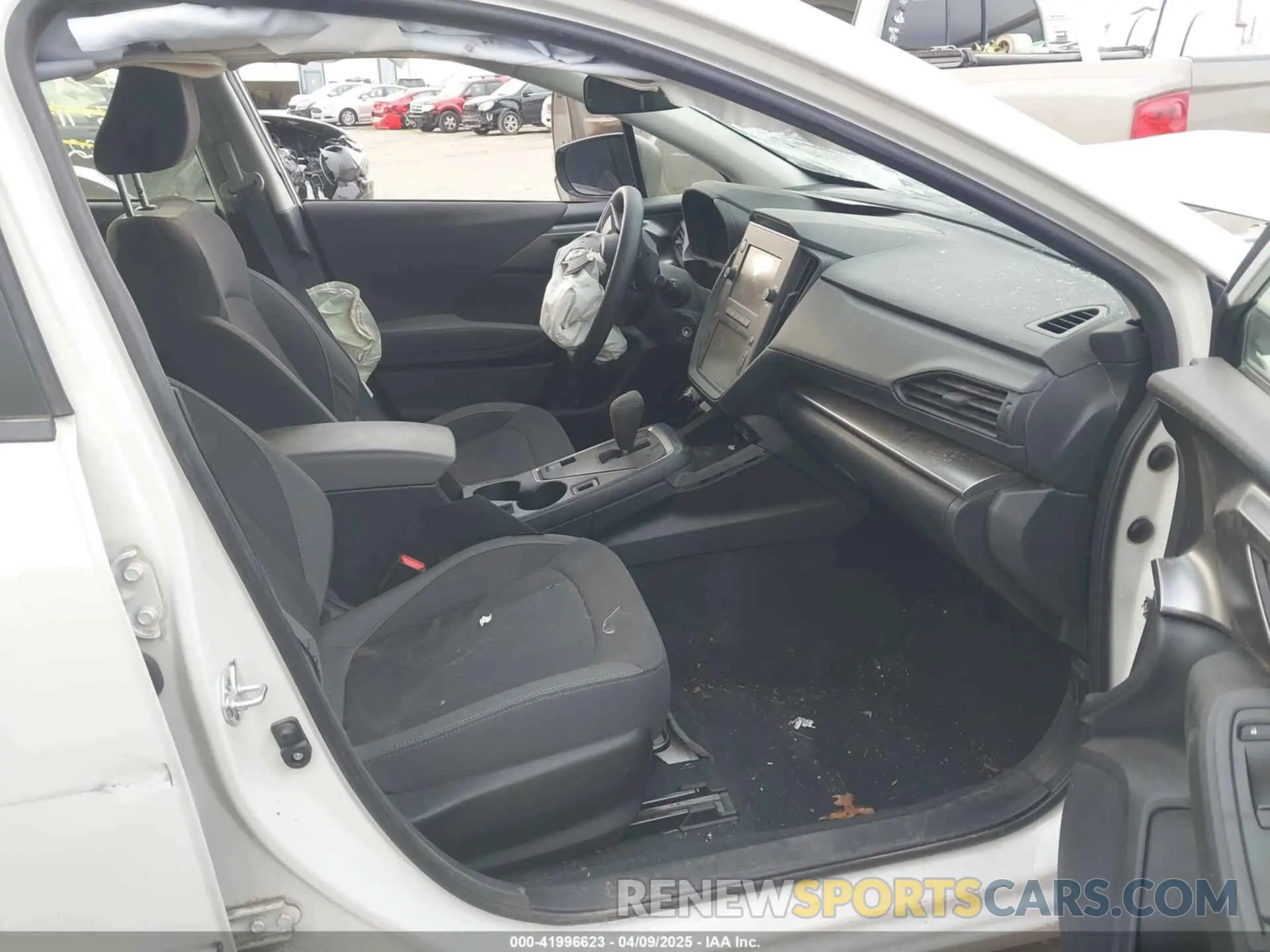 5 fotografías del automóvil dañado JF1GUABC5R8293382 SUBARU IMPREZA 2024