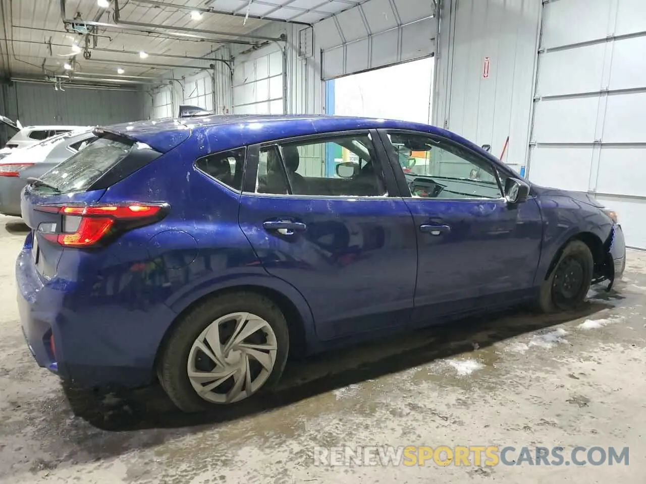 3 fotografías del automóvil dañado JF1GUABC6R8300985 SUBARU IMPREZA 2024