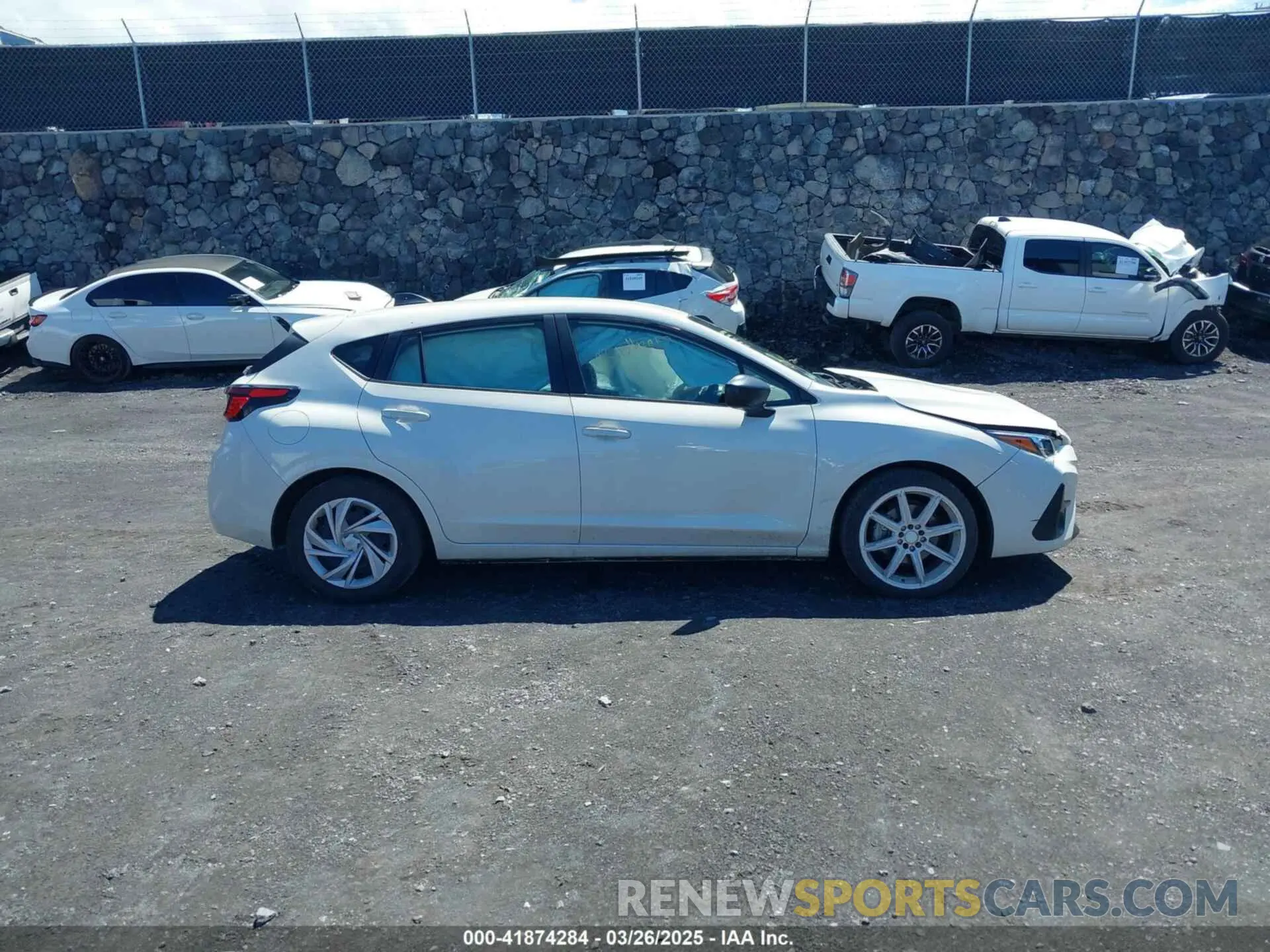 12 fotografías del automóvil dañado JF1GUABC7R8281976 SUBARU IMPREZA 2024