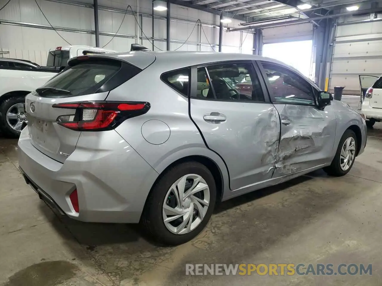 3 fotografías del automóvil dañado JF1GUABC7R8292959 SUBARU IMPREZA 2024