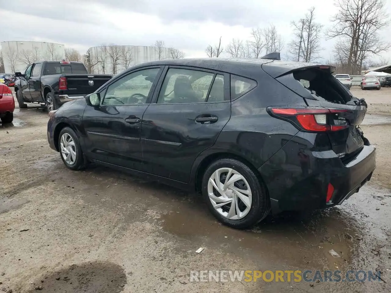 2 fotografías del automóvil dañado JF1GUABC7R8909390 SUBARU IMPREZA 2024