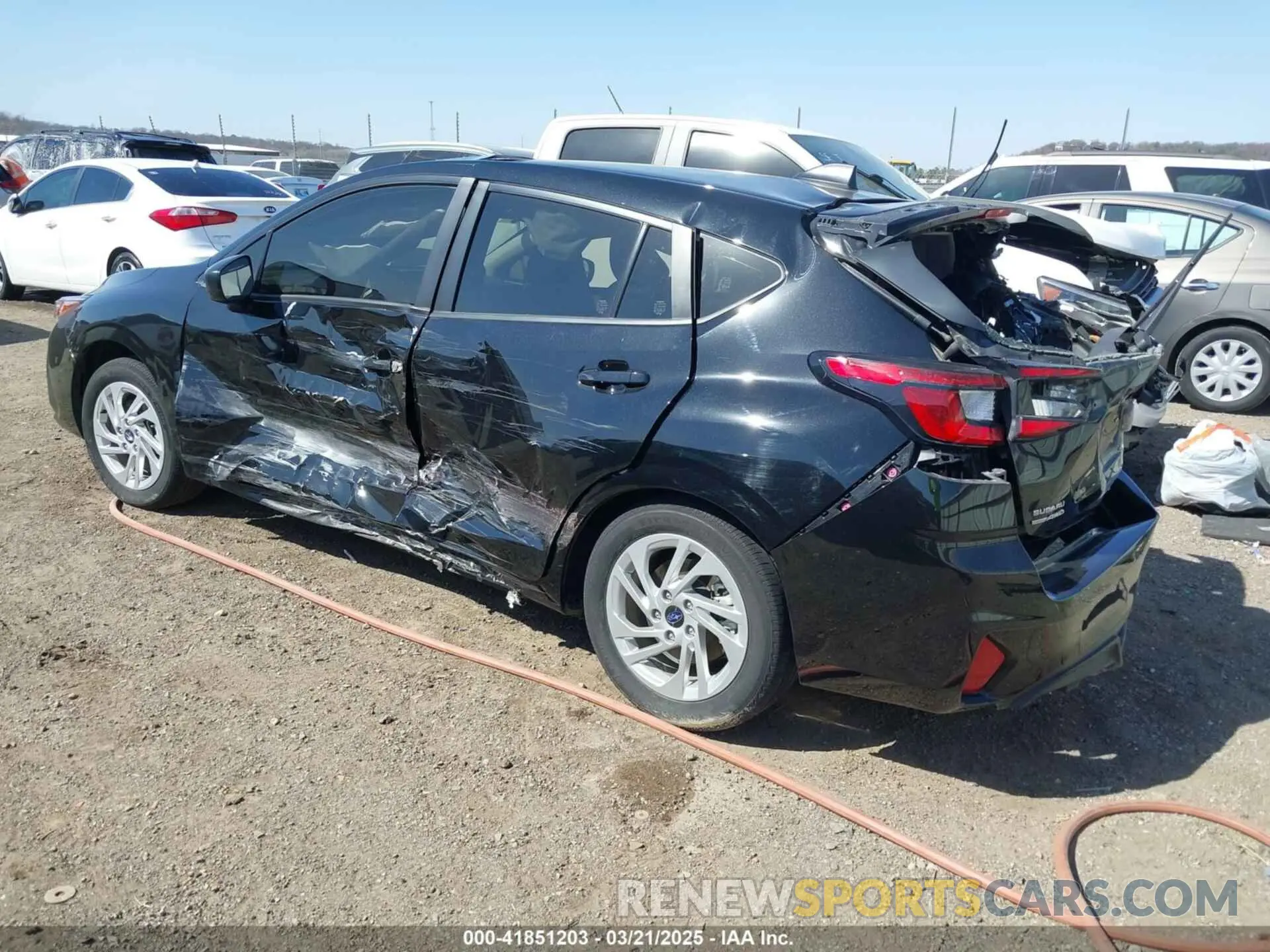 3 fotografías del automóvil dañado JF1GUABC9R8218880 SUBARU IMPREZA 2024